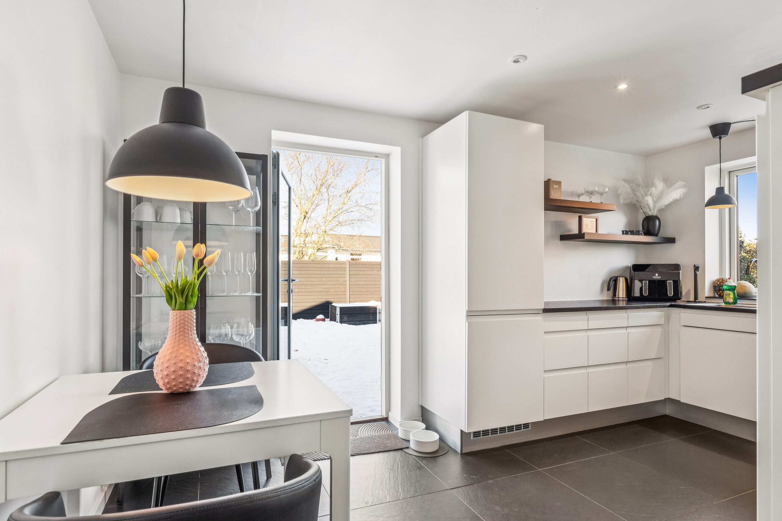 Fremhævet køkken billede i fuldskærmstilstand. Billede af Låsbyvej 18B, 2610 Rødovre