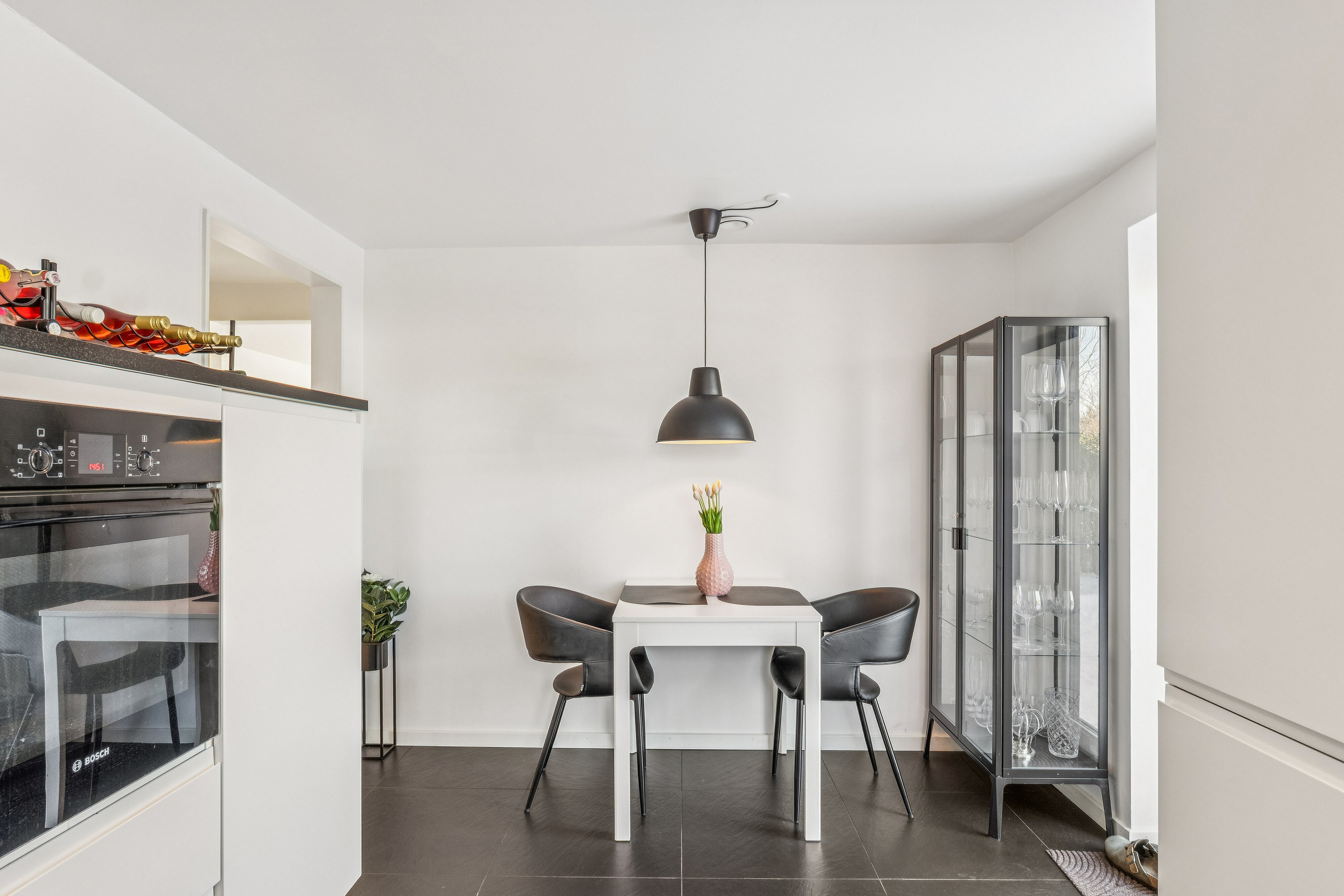 Fremhævet spisestue billede i fuldskærmstilstand. Billede af Låsbyvej 18B, 2610 Rødovre