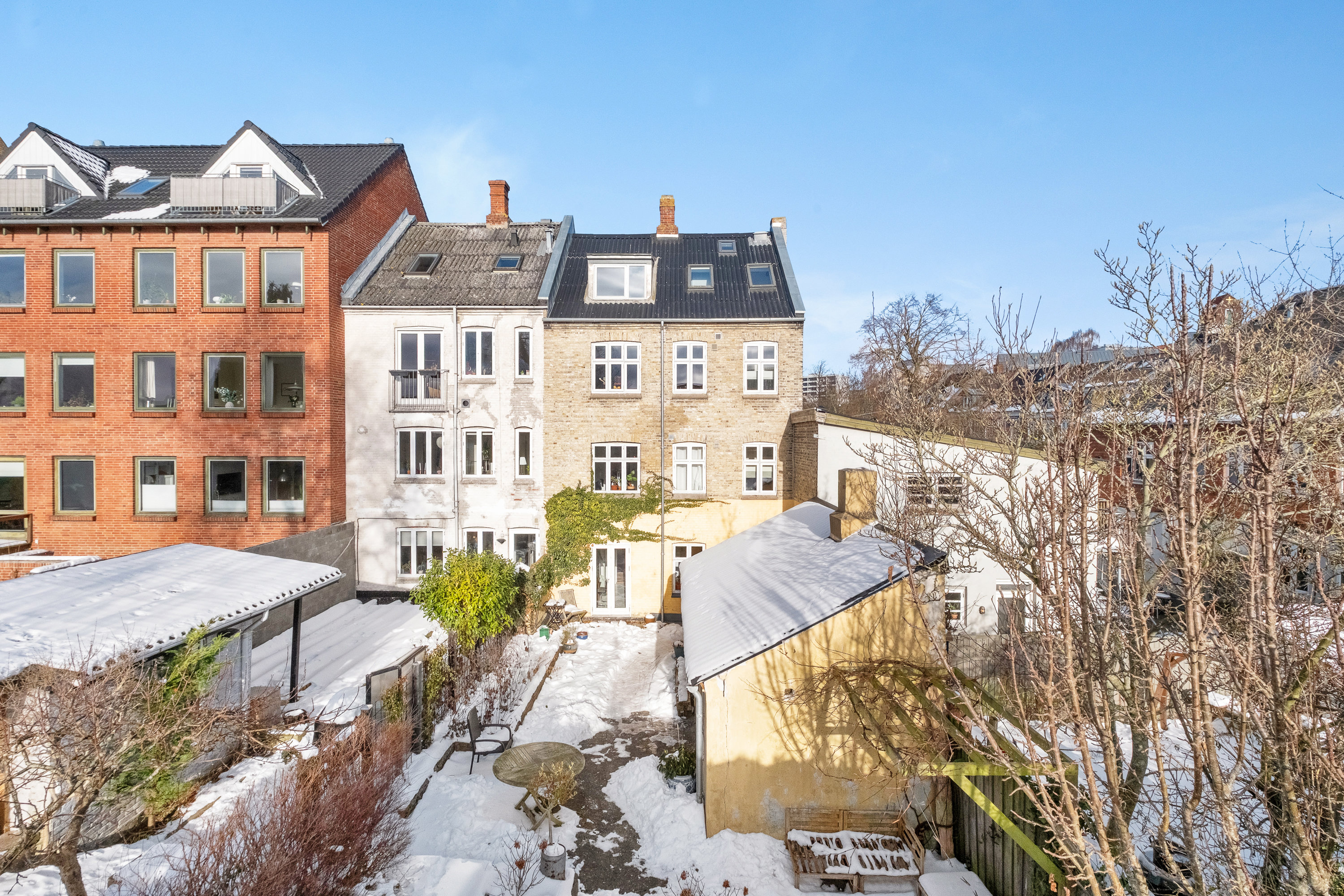 Fremhævet bag facade billede i fuldskærmstilstand. Billede af Saltholmsgade 3, 2., 8000 Aarhus C