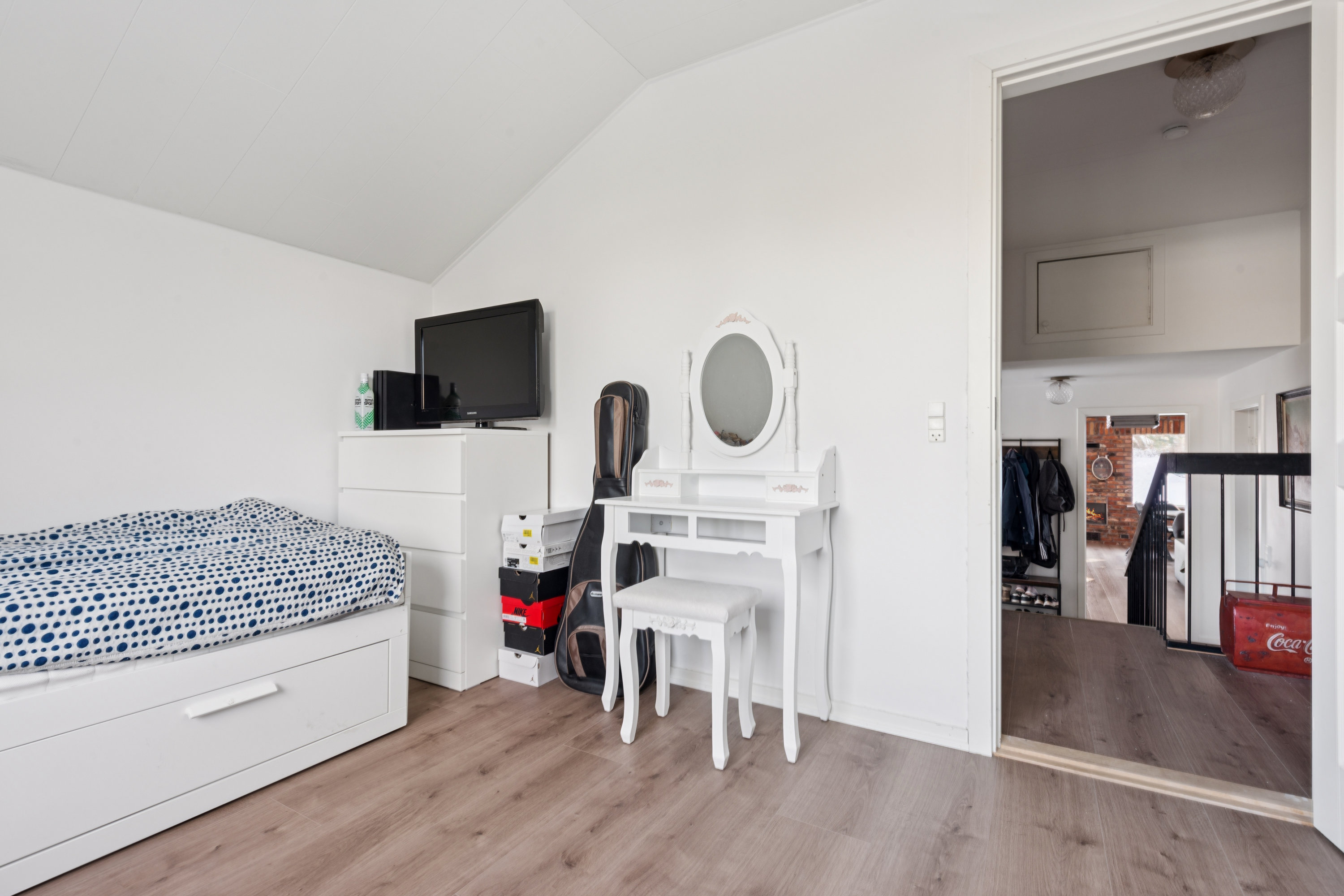 Fremhævet værelse billede i fuldskærmstilstand. Billede af Karlslunde Parkvej 53, 2690 Karlslunde