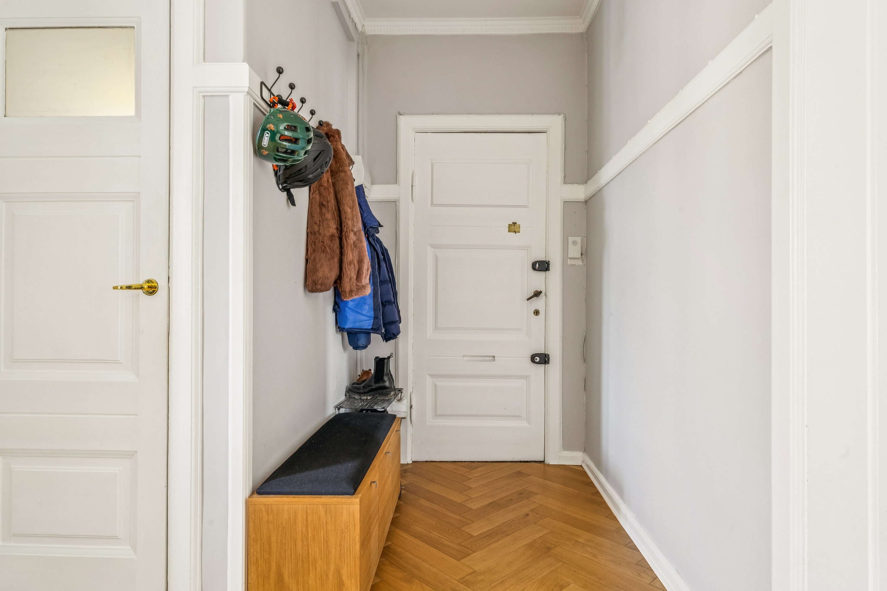 Fremhævet entré billede i fuldskærmstilstand. Billede af Vodroffslund 4, 2. tv., 1914 Frederiksberg C