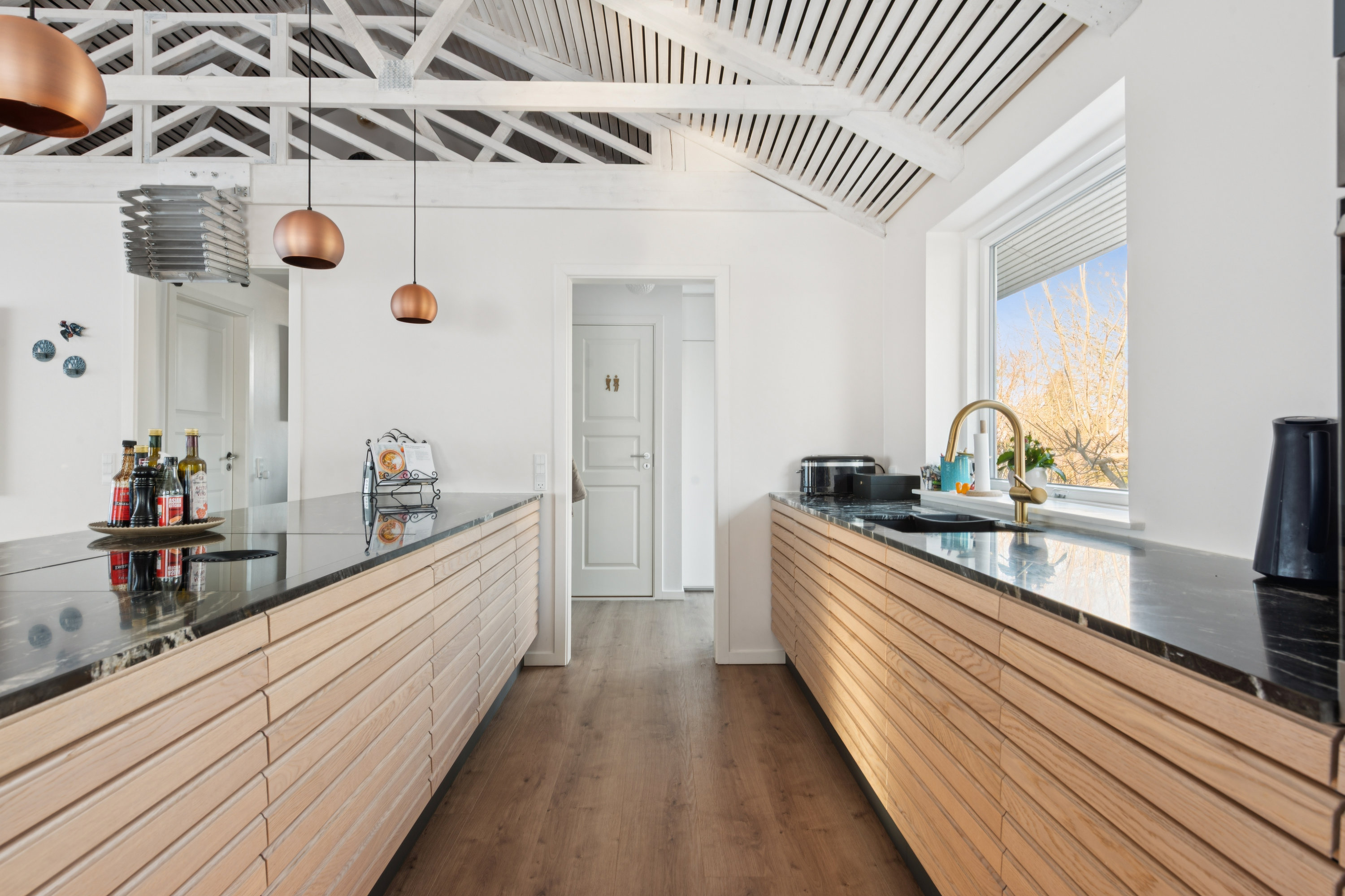 Fremhævet køkken billede i fuldskærmstilstand. Billede af Karlslunde Parkvej 53, 2690 Karlslunde