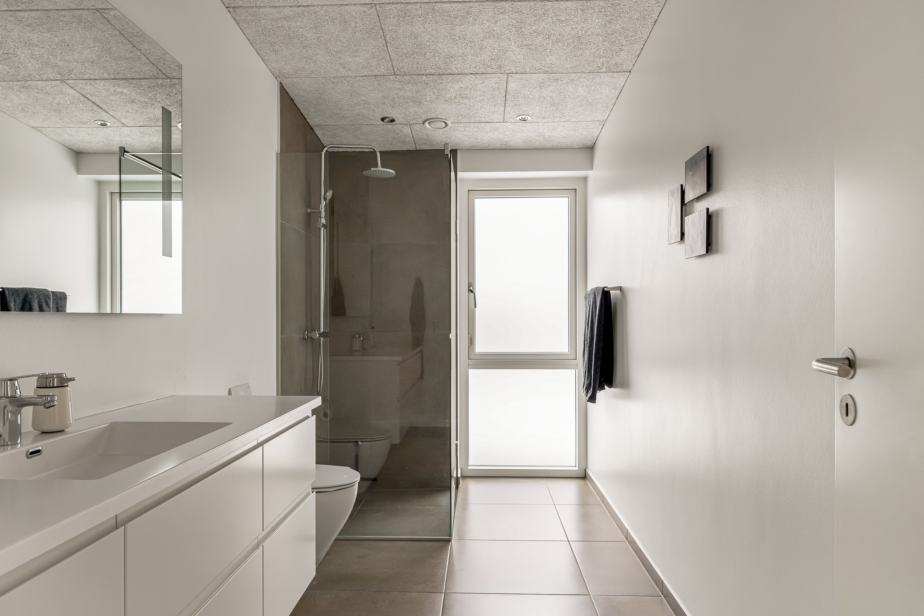 Fremhævet badeværelse billede i fuldskærmstilstand. Billede af Frøskovparken 97, Tjørring, 7400 Herning