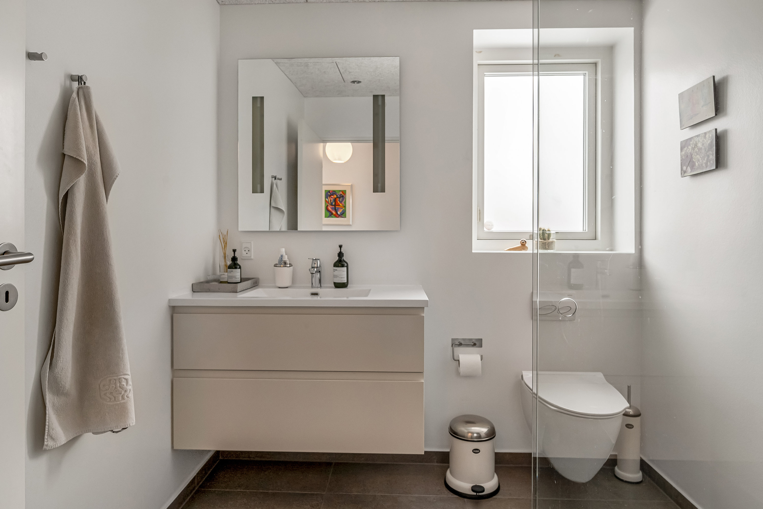 Fremhævet badeværelse billede i fuldskærmstilstand. Billede af Frøskovparken 97, Tjørring, 7400 Herning