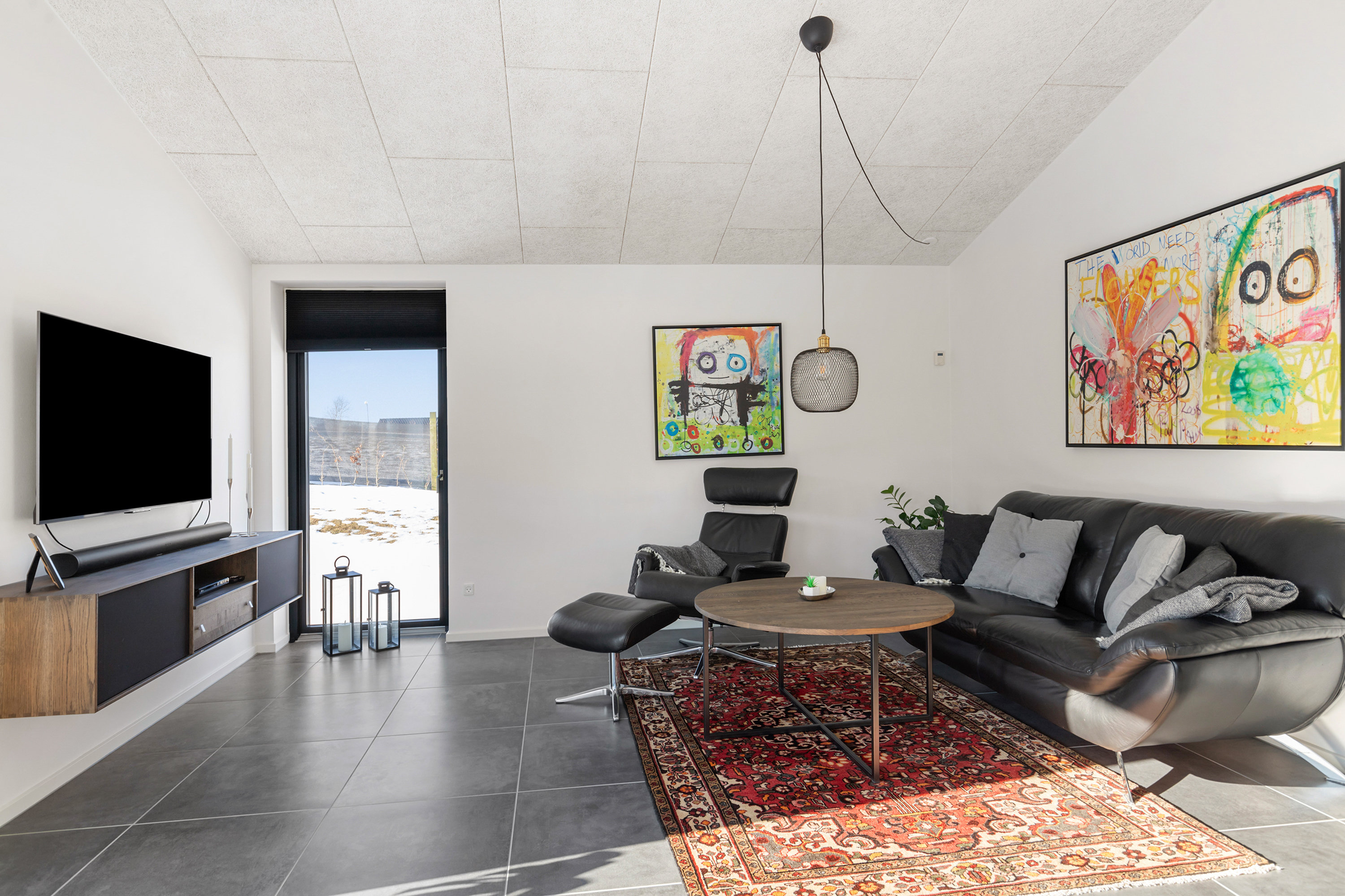 Fremhævet stue billede i fuldskærmstilstand. Billede af Ådalen 165, 9700 Brønderslev