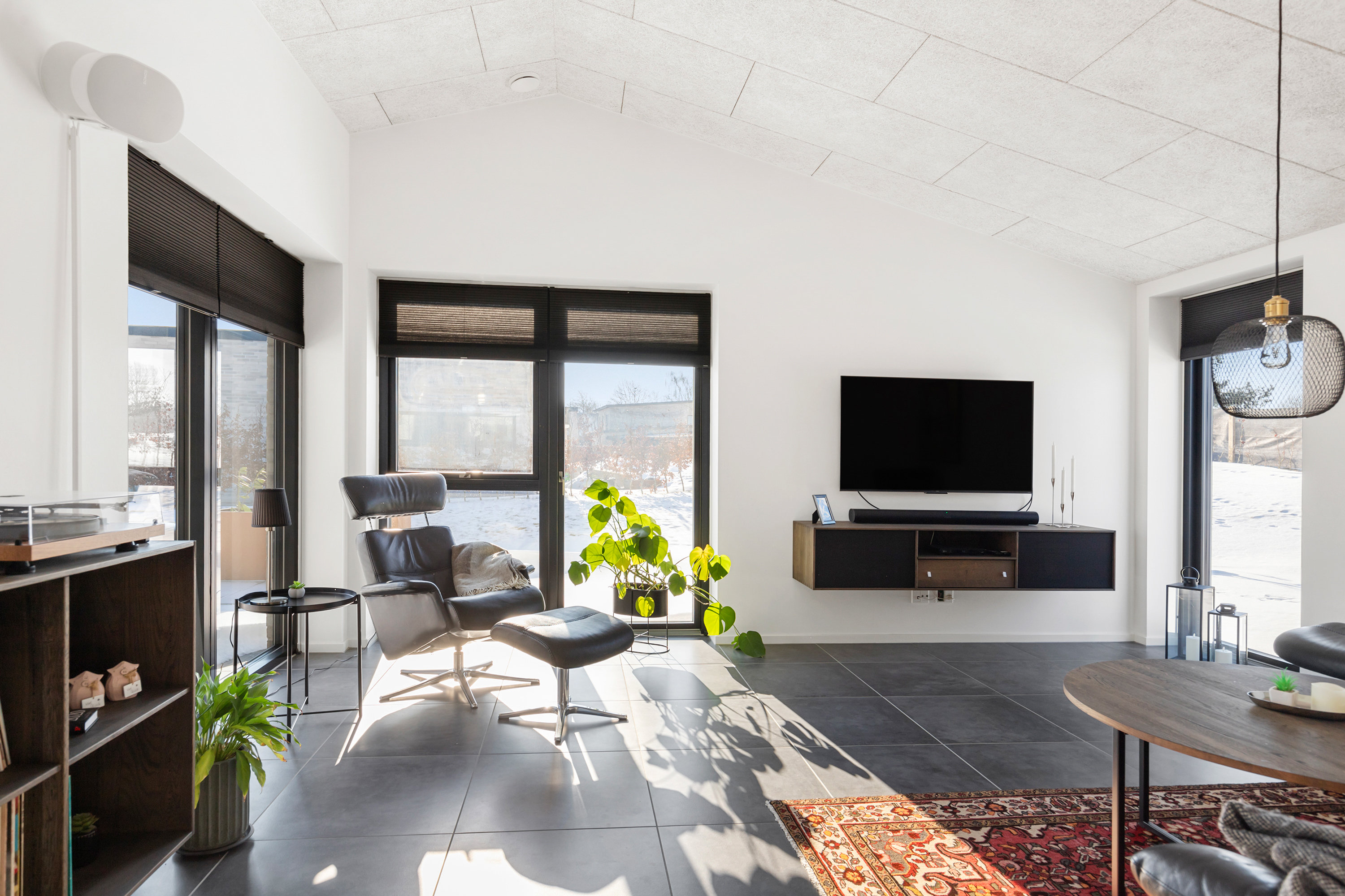 Fremhævet stue billede i fuldskærmstilstand. Billede af Ådalen 165, 9700 Brønderslev