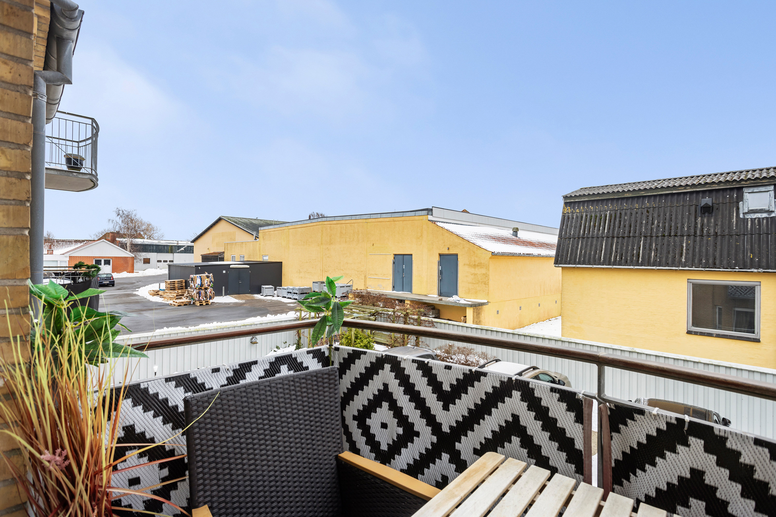 Fremhævet altan billede i fuldskærmstilstand. Billede af Chr. Pedersensvej 2C, 1. tv., 9300 Sæby