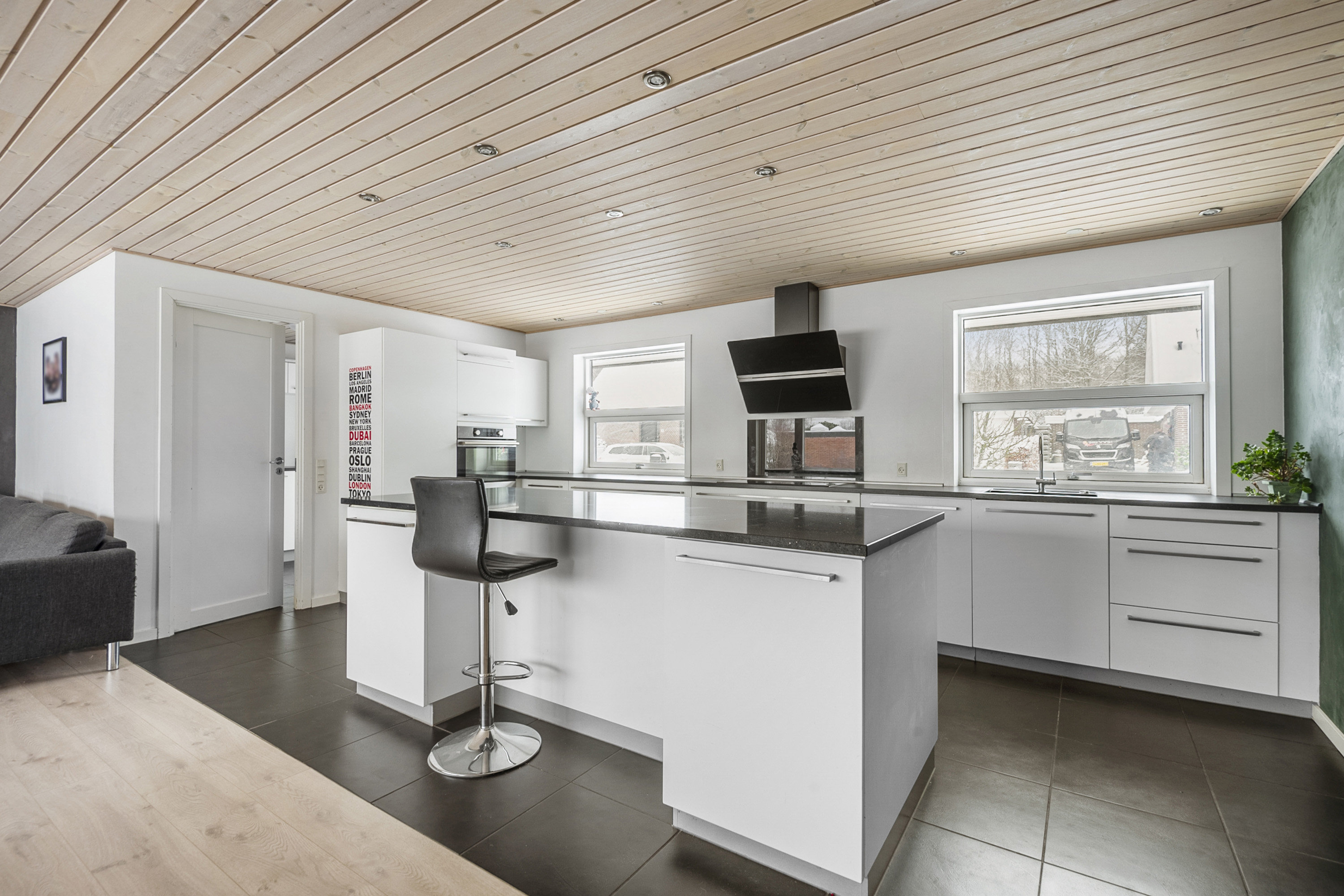 Fremhævet køkken billede i fuldskærmstilstand. Billede af Egedesmindevej 71, 6715 Esbjerg N