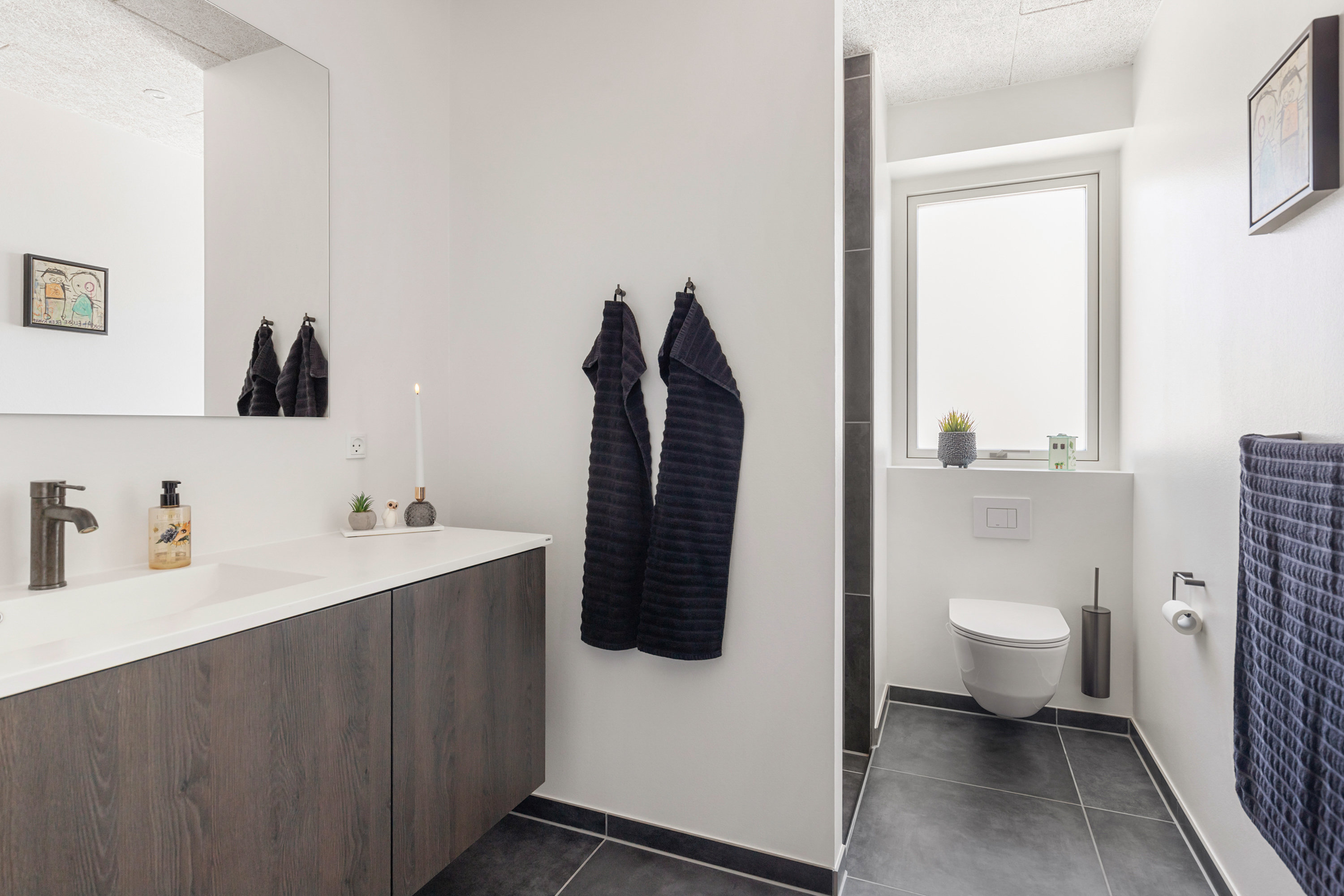 Fremhævet badeværelse billede i fuldskærmstilstand. Billede af Ådalen 165, 9700 Brønderslev