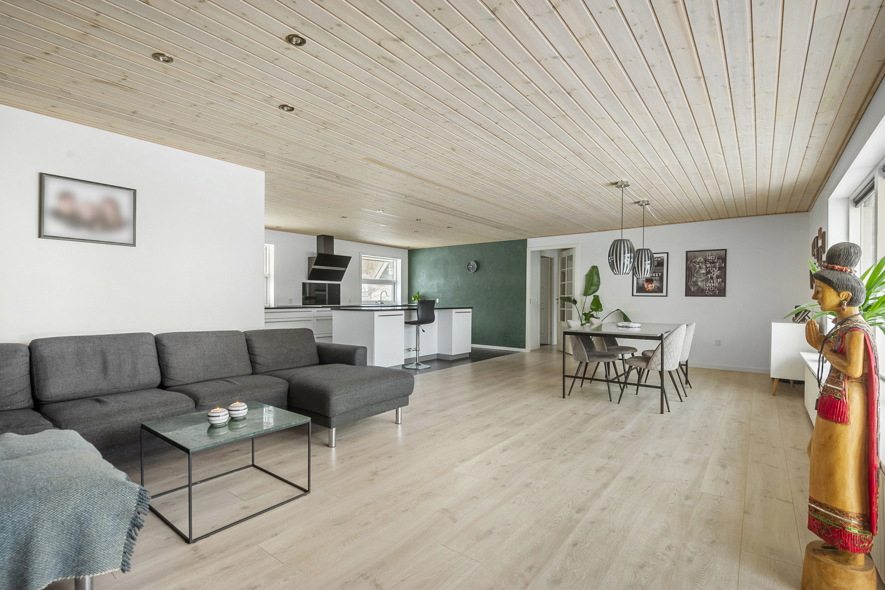 Fremhævet stue billede i fuldskærmstilstand. Billede af Egedesmindevej 71, 6715 Esbjerg N