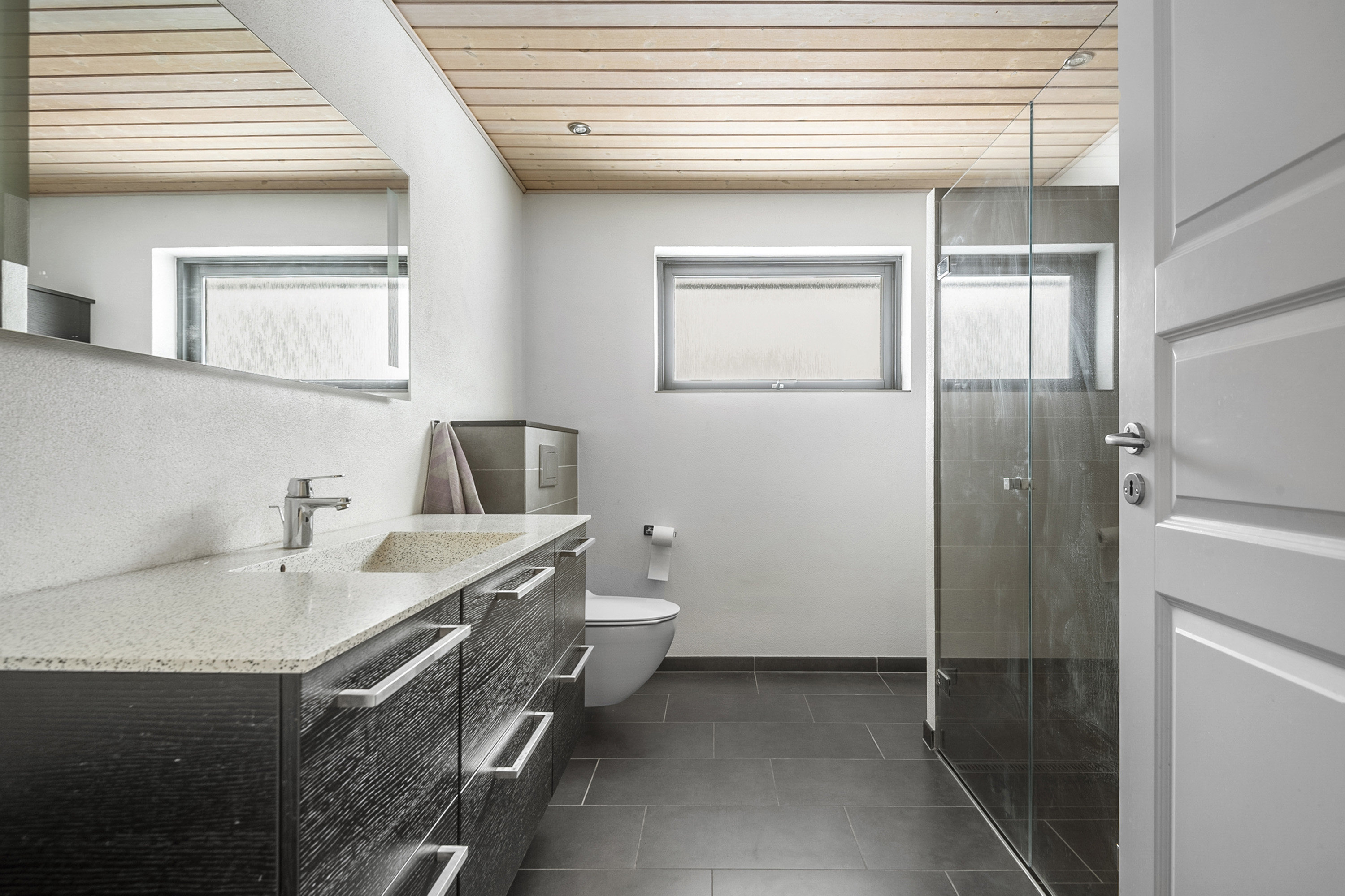 Fremhævet badeværelse billede i fuldskærmstilstand. Billede af Egedesmindevej 71, 6715 Esbjerg N