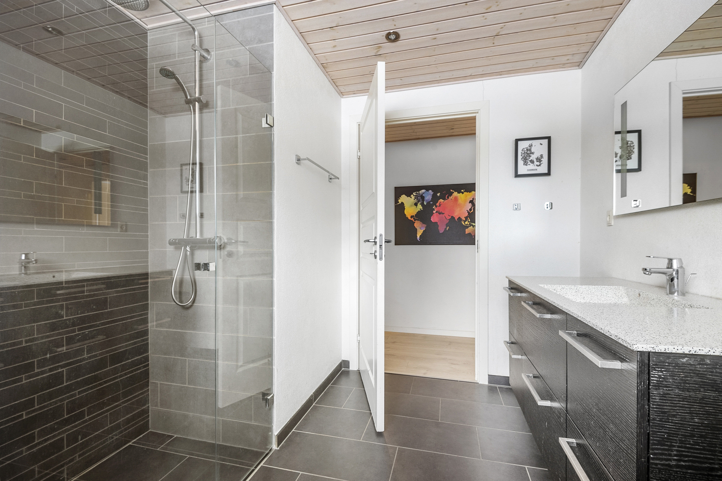 Fremhævet badeværelse billede i fuldskærmstilstand. Billede af Egedesmindevej 71, 6715 Esbjerg N