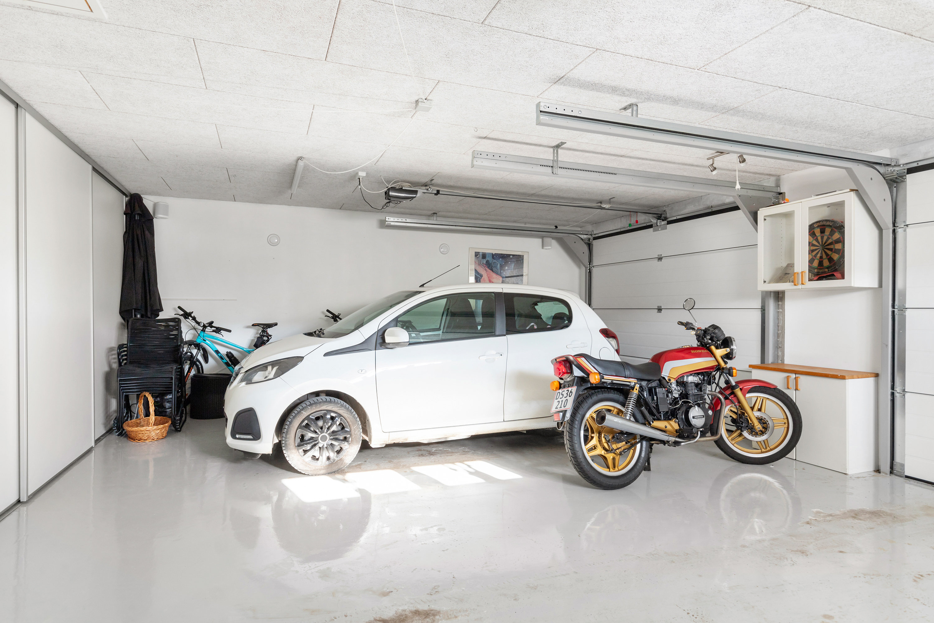 Fremhævet garage billede i fuldskærmstilstand. Billede af Ådalen 165, 9700 Brønderslev