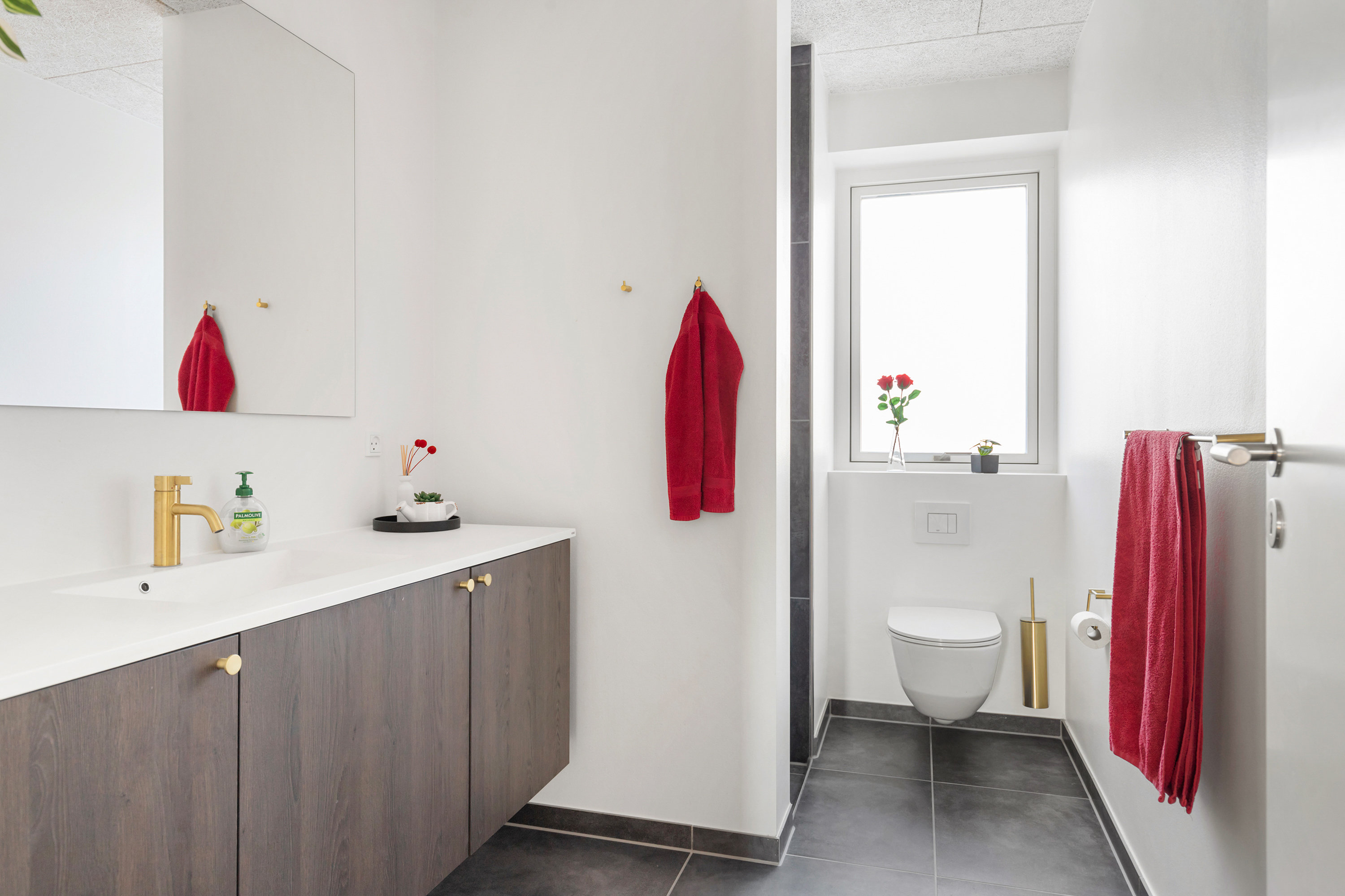 Fremhævet badeværelse billede i fuldskærmstilstand. Billede af Ådalen 165, 9700 Brønderslev