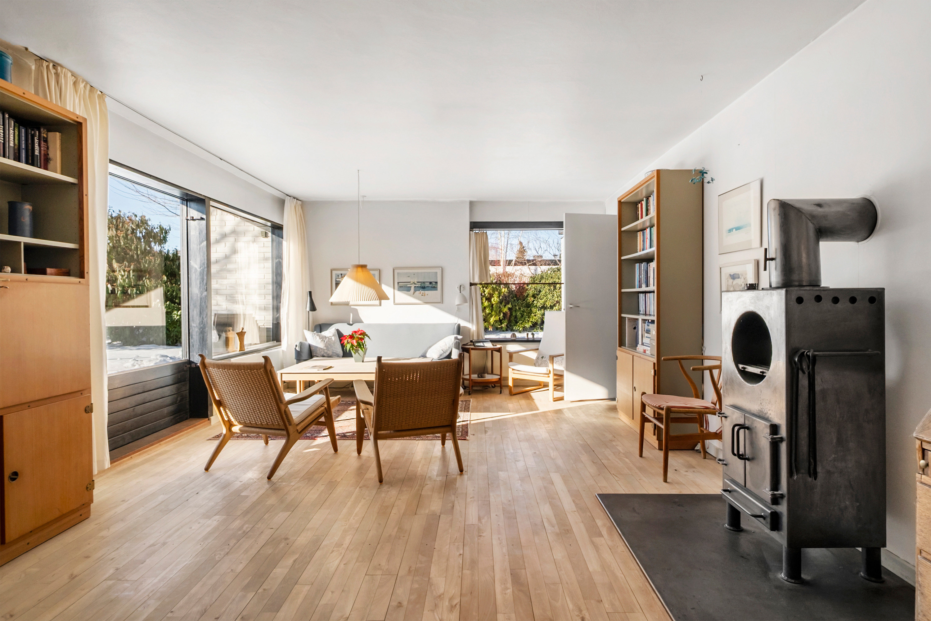 Fremhævet stue billede i fuldskærmstilstand. Billede af Gartnervænget 75, 3520 Farum