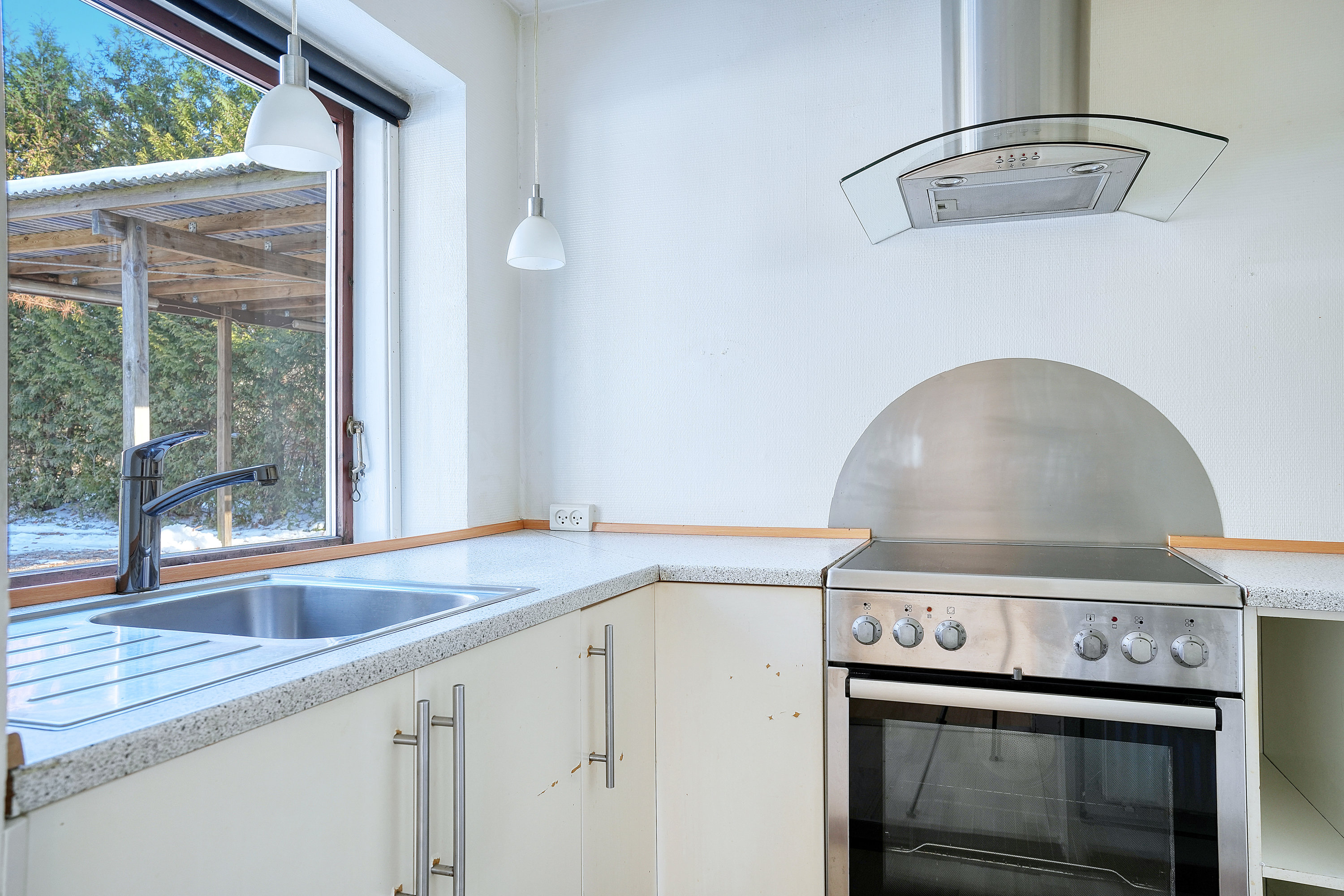 Fremhævet køkken billede i fuldskærmstilstand. Billede af Møllebakken 65, 4581 Rørvig