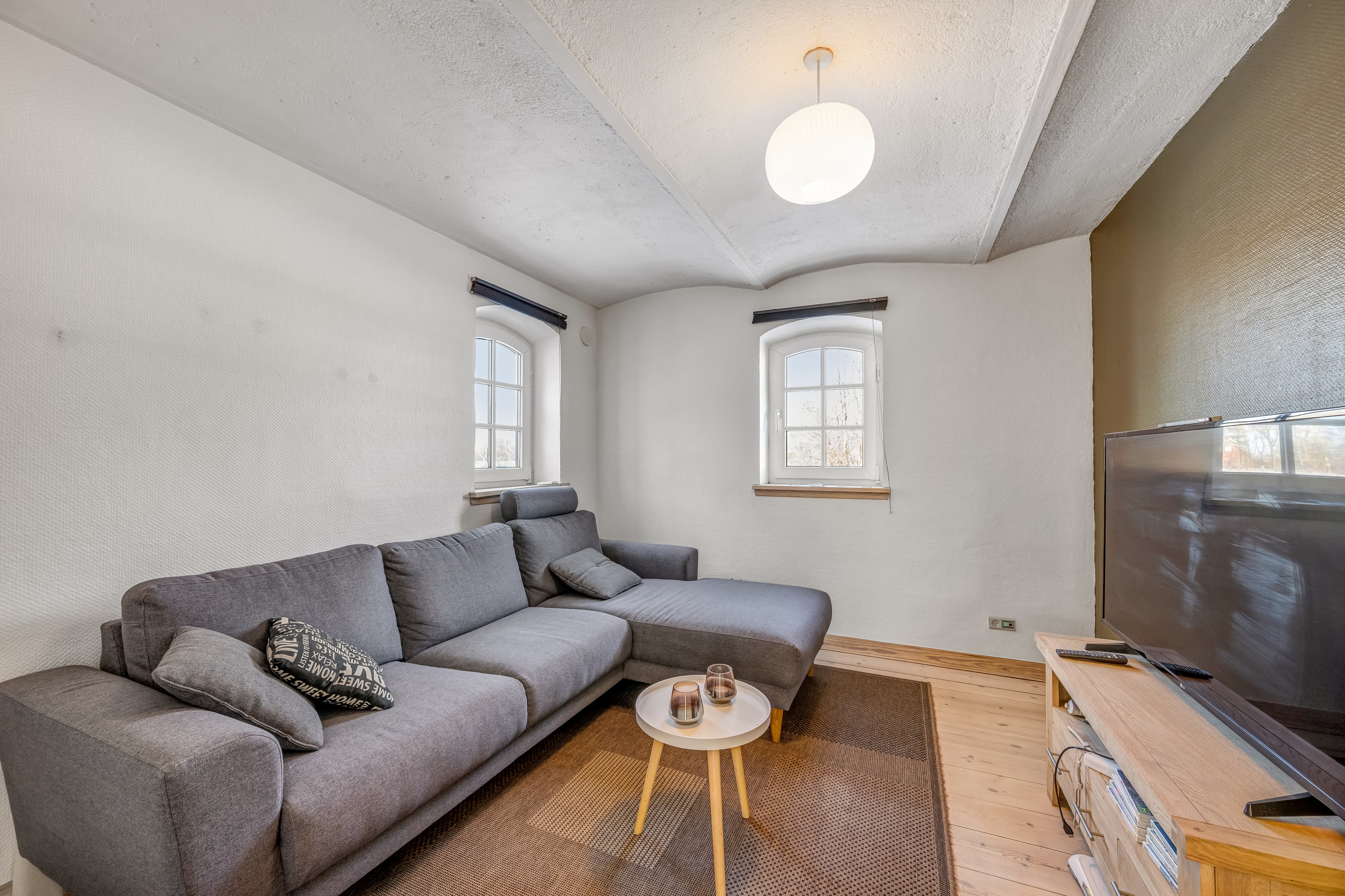 Fremhævet stue billede i fuldskærmstilstand. Billede af Nissengårdevej 8, Sdr Bork, 6893 Hemmet