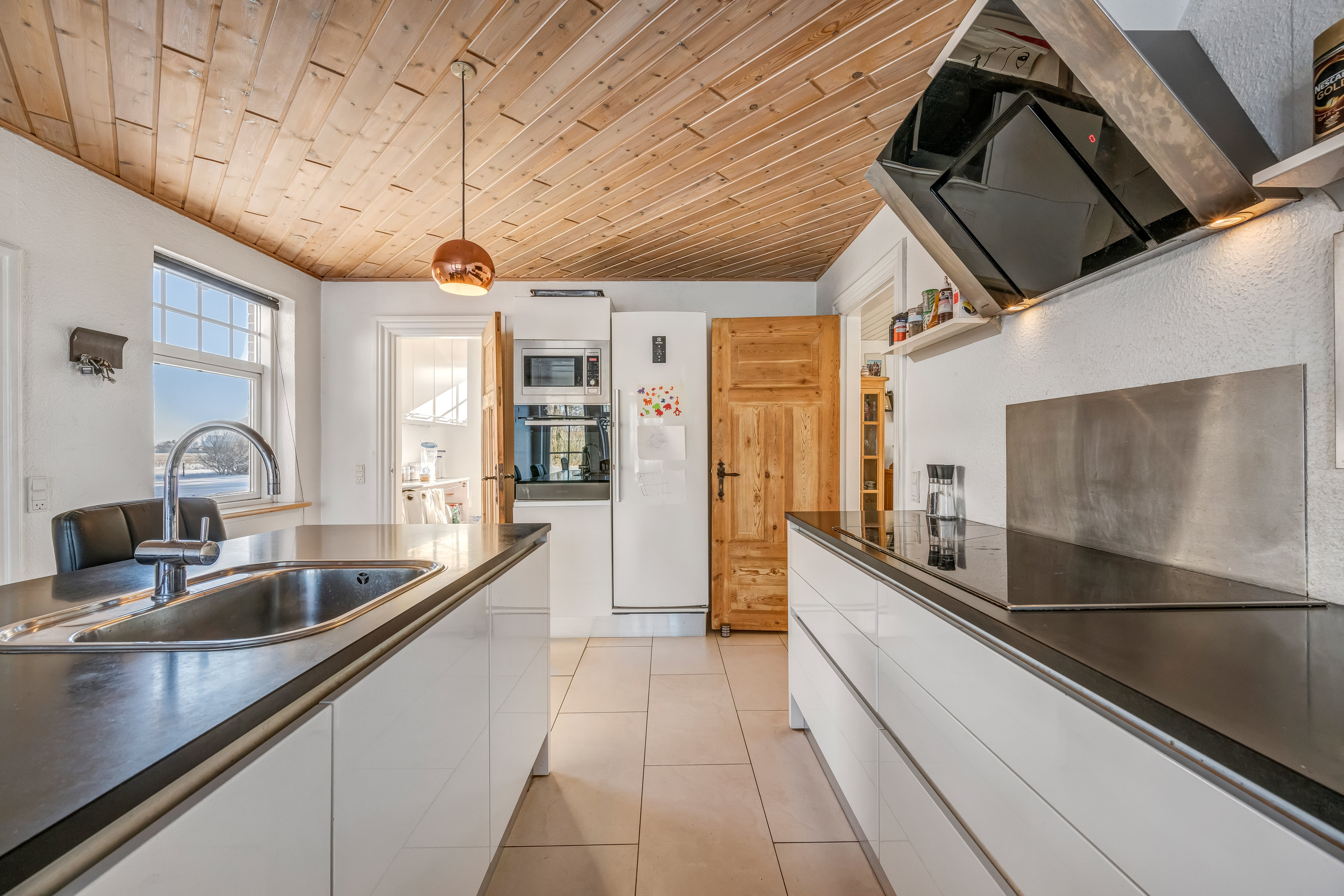 Fremhævet køkken billede i fuldskærmstilstand. Billede af Nissengårdevej 8, Sdr Bork, 6893 Hemmet