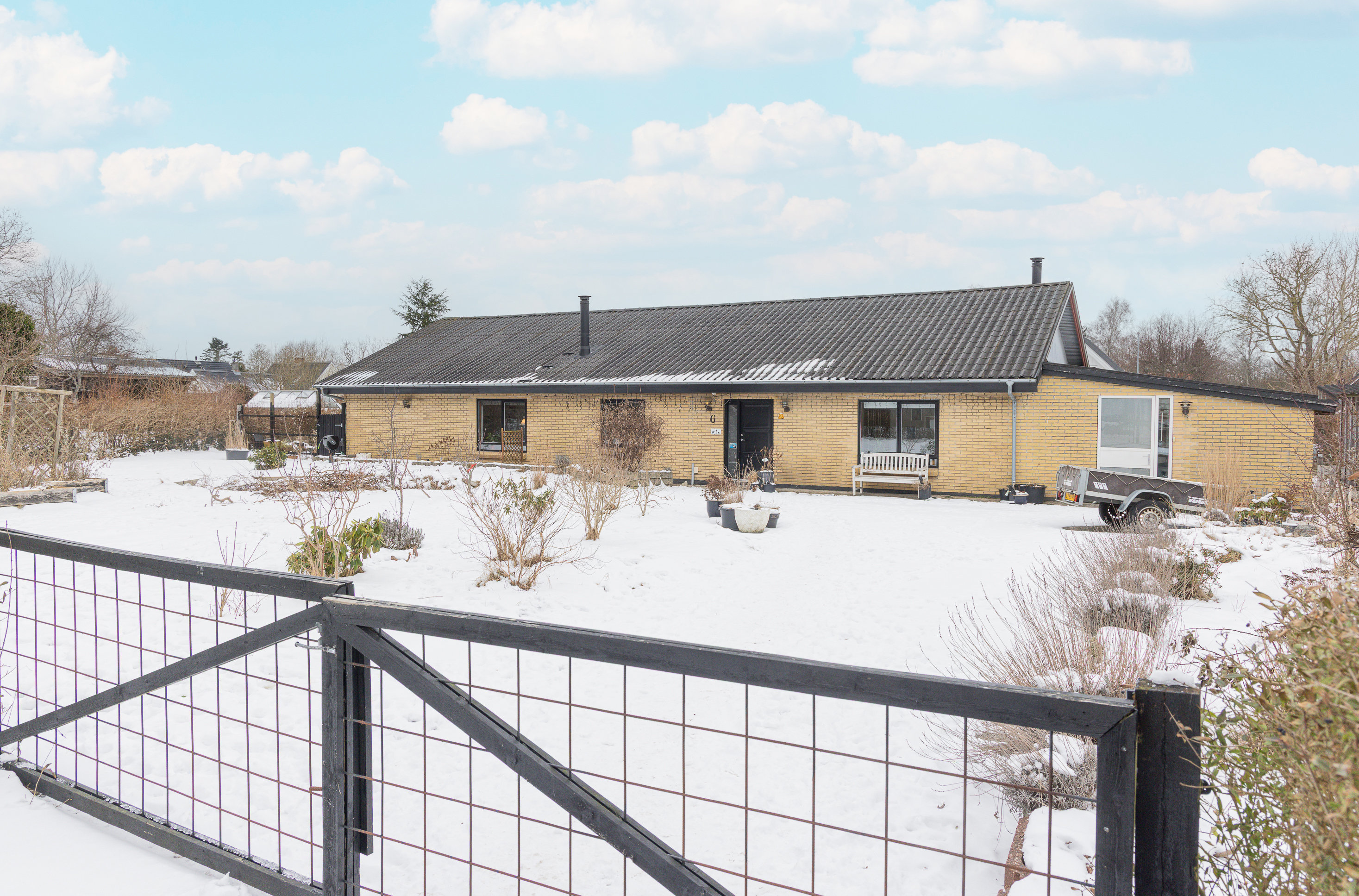 Fremhævet ejendommen billede i fuldskærmstilstand. Billede af Møllegårds Allé 6, 8600 Silkeborg