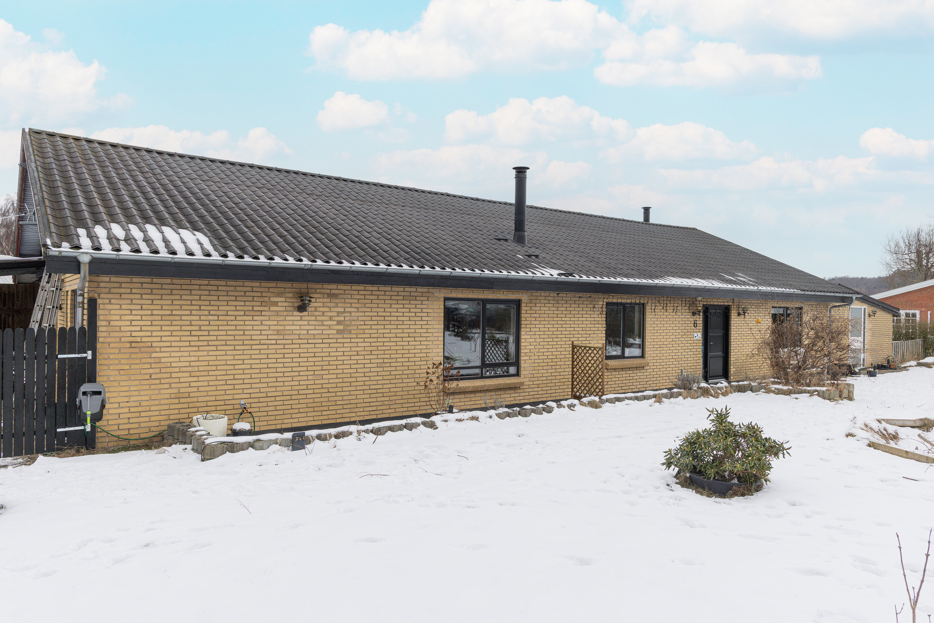 Fremhævet ejendommen billede i fuldskærmstilstand. Billede af Møllegårds Allé 6, 8600 Silkeborg