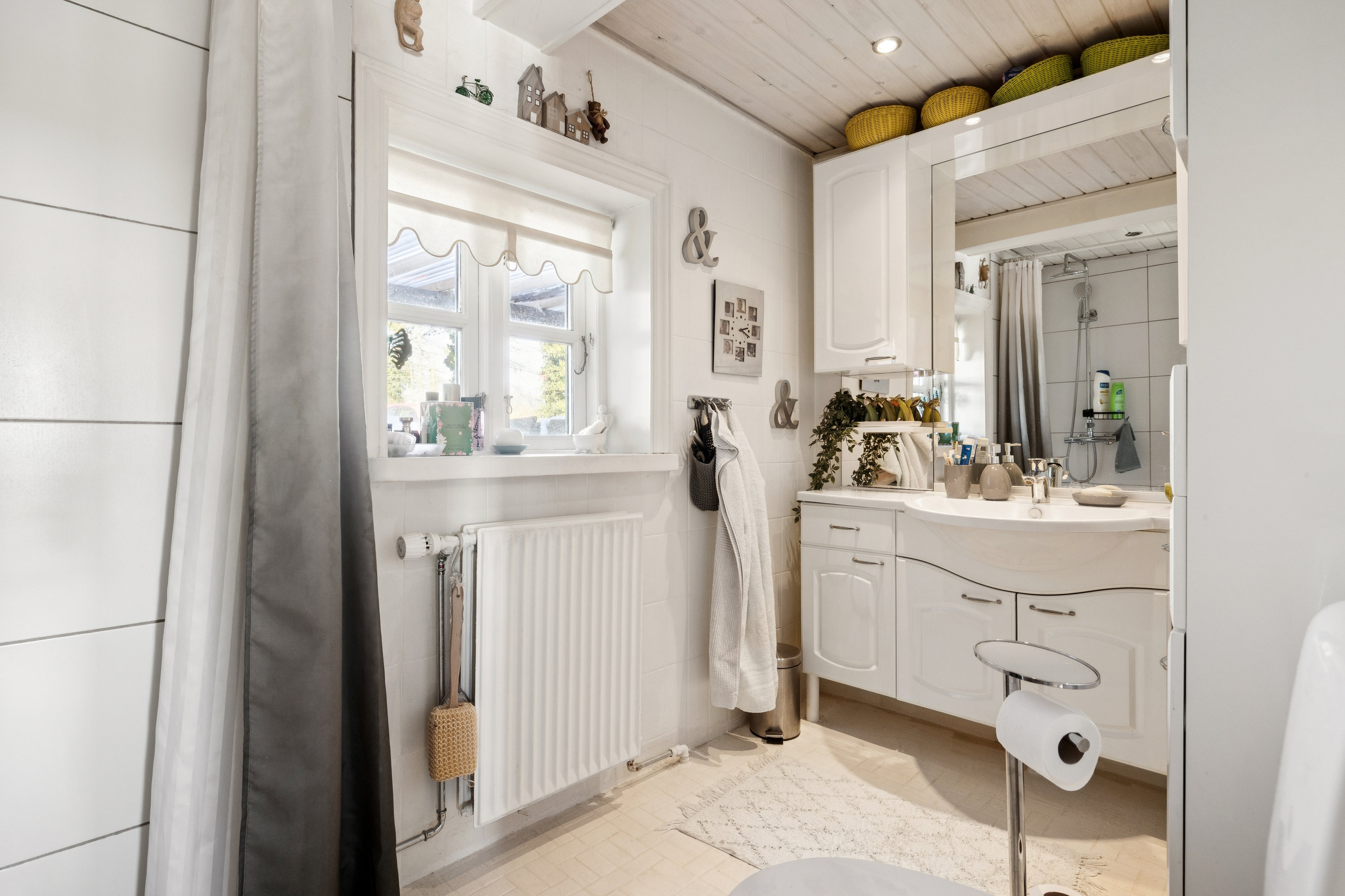 Fremhævet badeværelse billede i fuldskærmstilstand. Billede af Karlbyvej 1, Karlby, 9500 Hobro