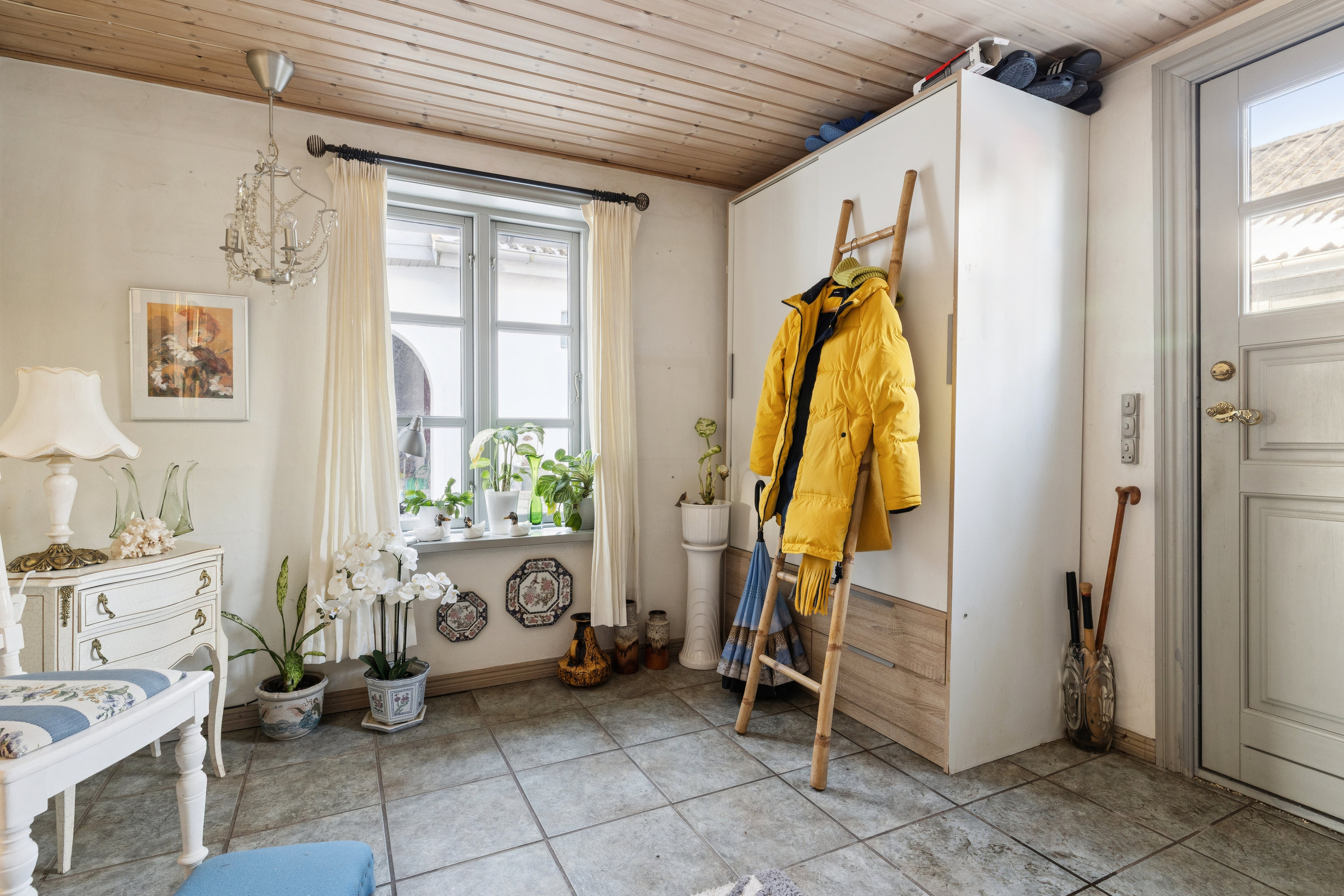 Fremhævet entré billede i fuldskærmstilstand. Billede af Karlbyvej 1, Karlby, 9500 Hobro