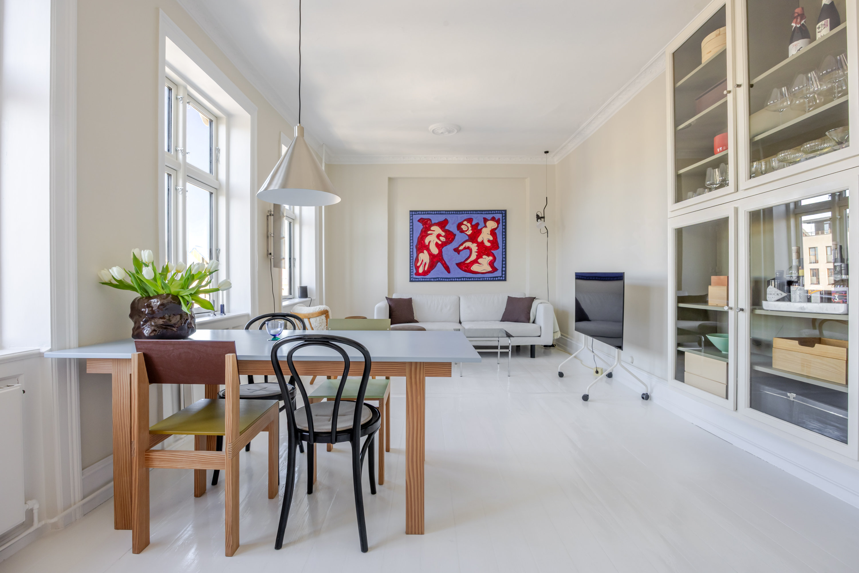 Fremhævet stue billede i fuldskærmstilstand. Billede af Overgaden Oven Vandet 2A, 2. th., 1415 København K