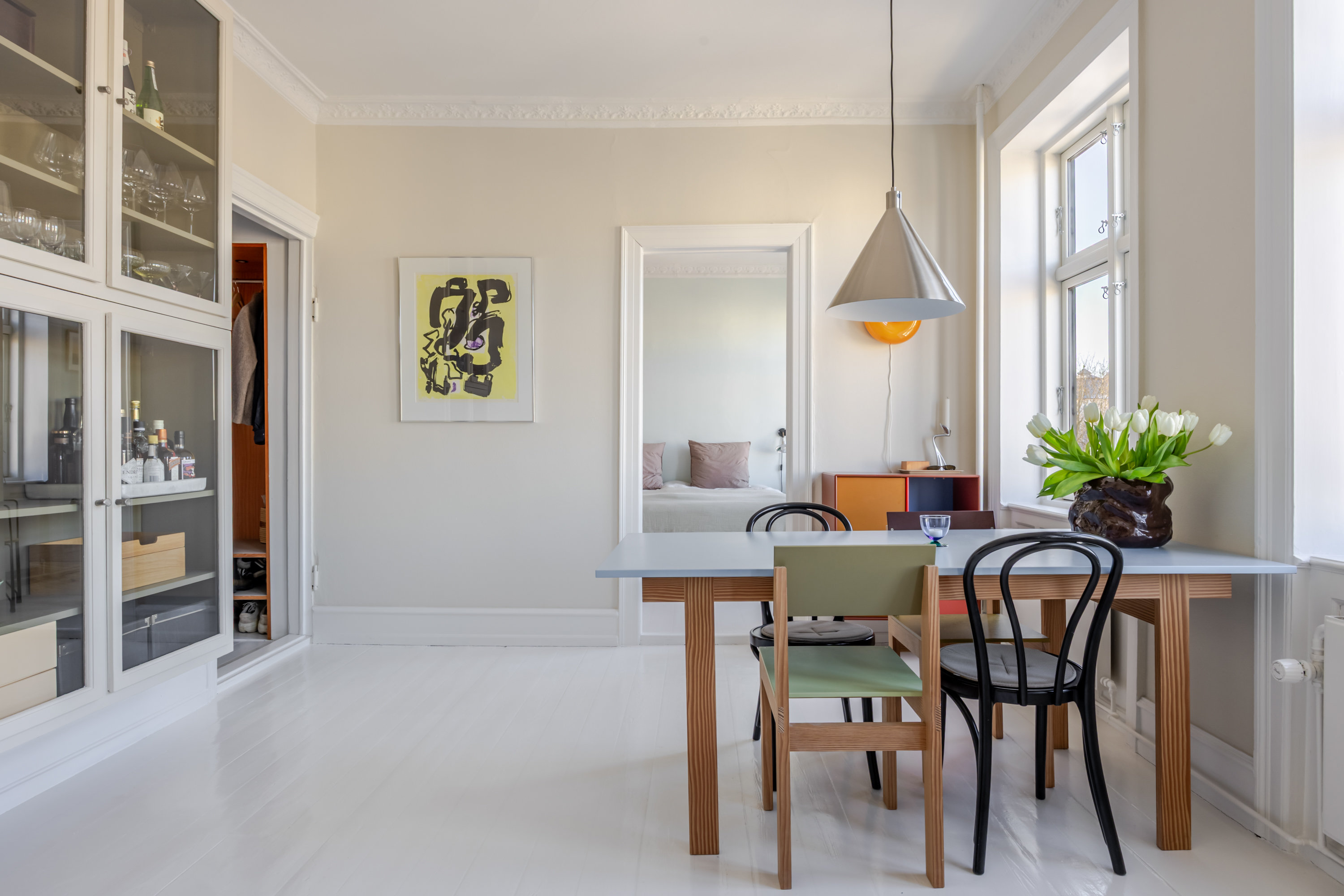 Fremhævet stue billede i fuldskærmstilstand. Billede af Overgaden Oven Vandet 2A, 2. th., 1415 København K