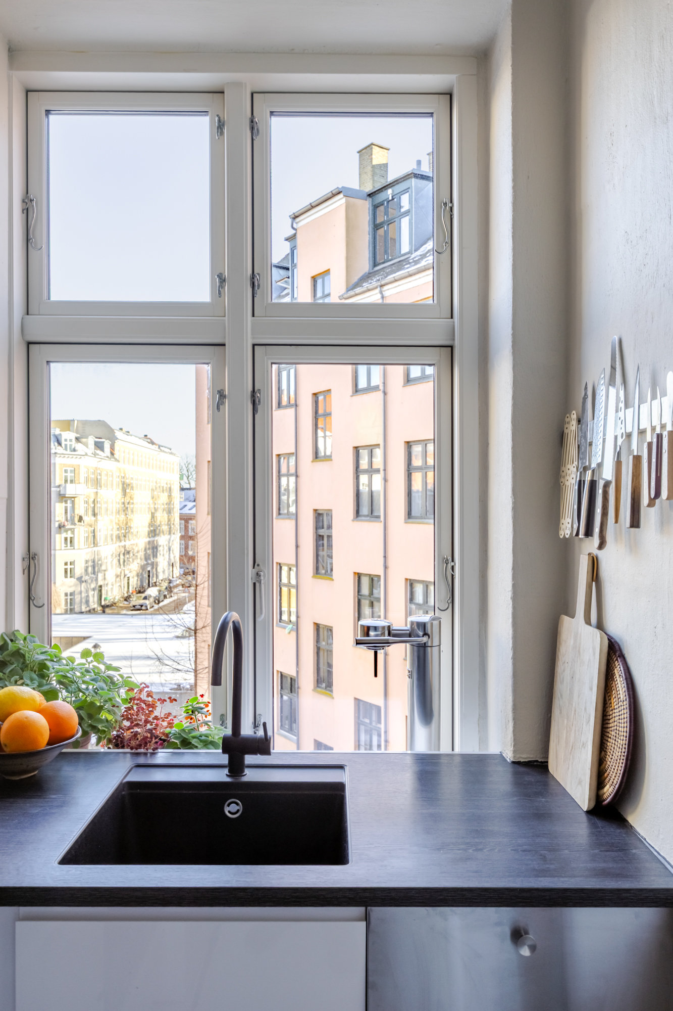 Fremhævet udsigt billede i fuldskærmstilstand. Billede af Overgaden Oven Vandet 2A, 2. th., 1415 København K