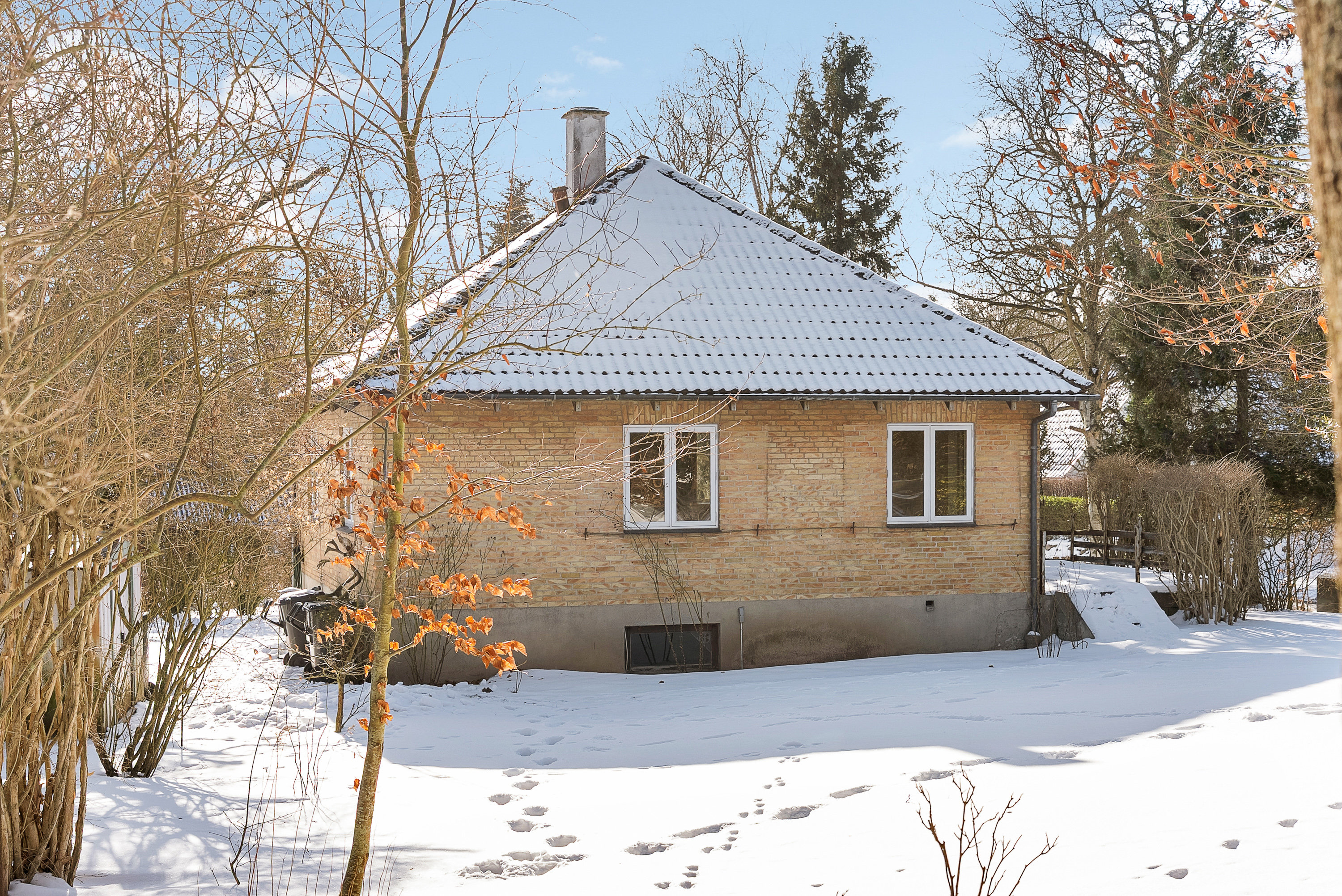 Fremhævet facade billede i fuldskærmstilstand. Billede af Guldbjergvej 70, Smidstrup, 5400 Bogense