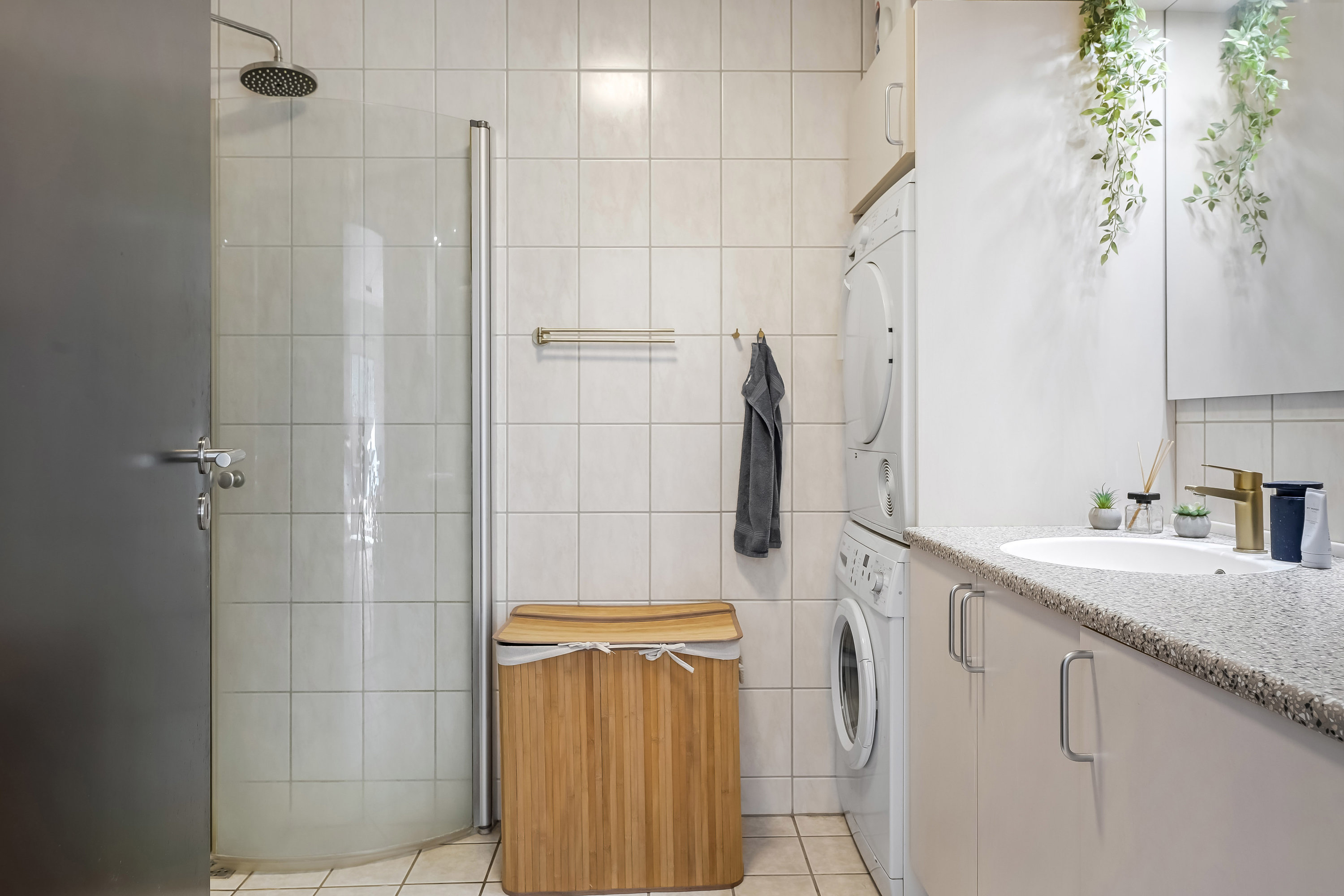 Fremhævet badeværelse billede i fuldskærmstilstand. Billede af Vesterhavsgade 48, 1. mf., 6700 Esbjerg