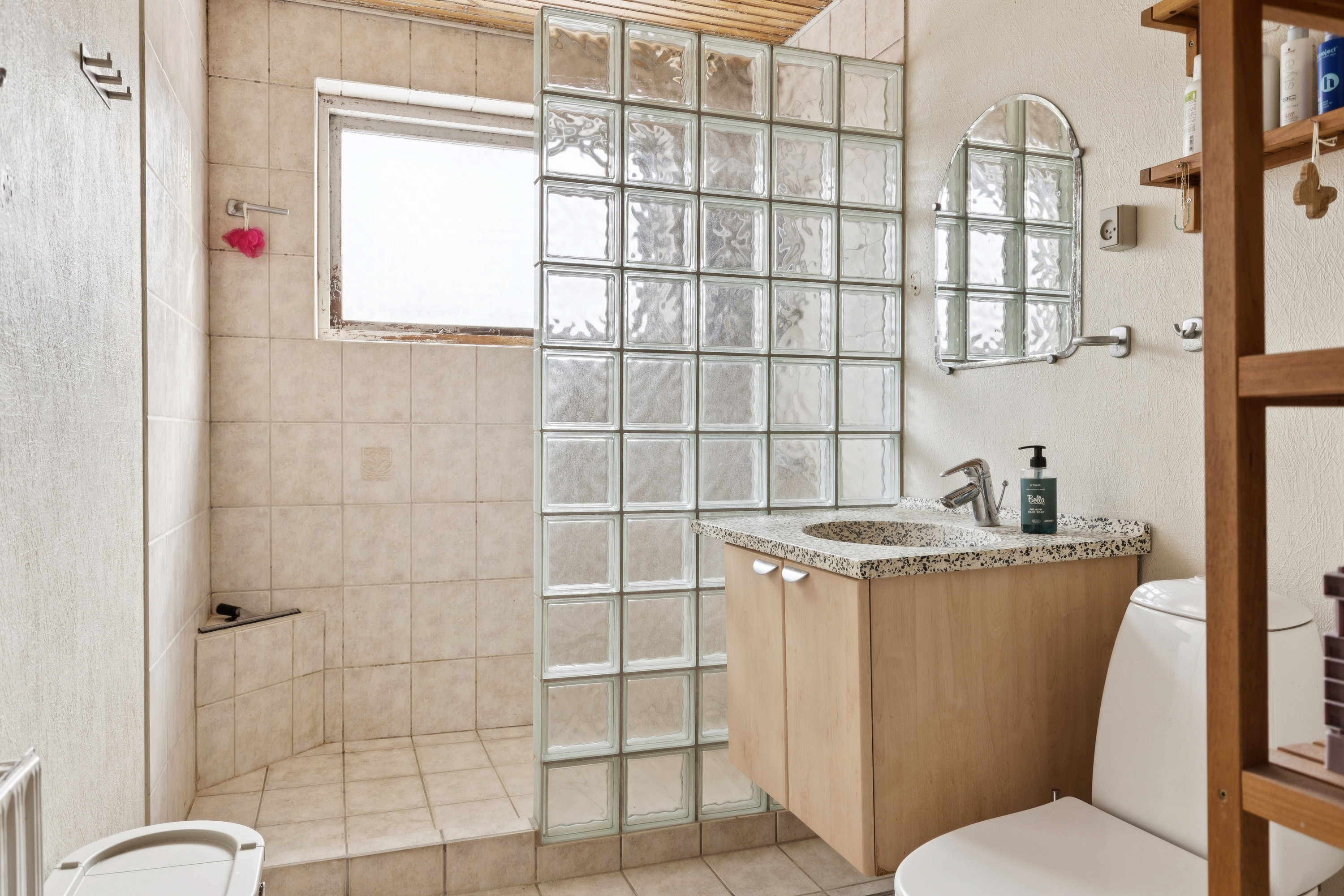 Fremhævet badeværelse billede i fuldskærmstilstand. Billede af Næbbevej 3, Vejleby, 4534 Hørve