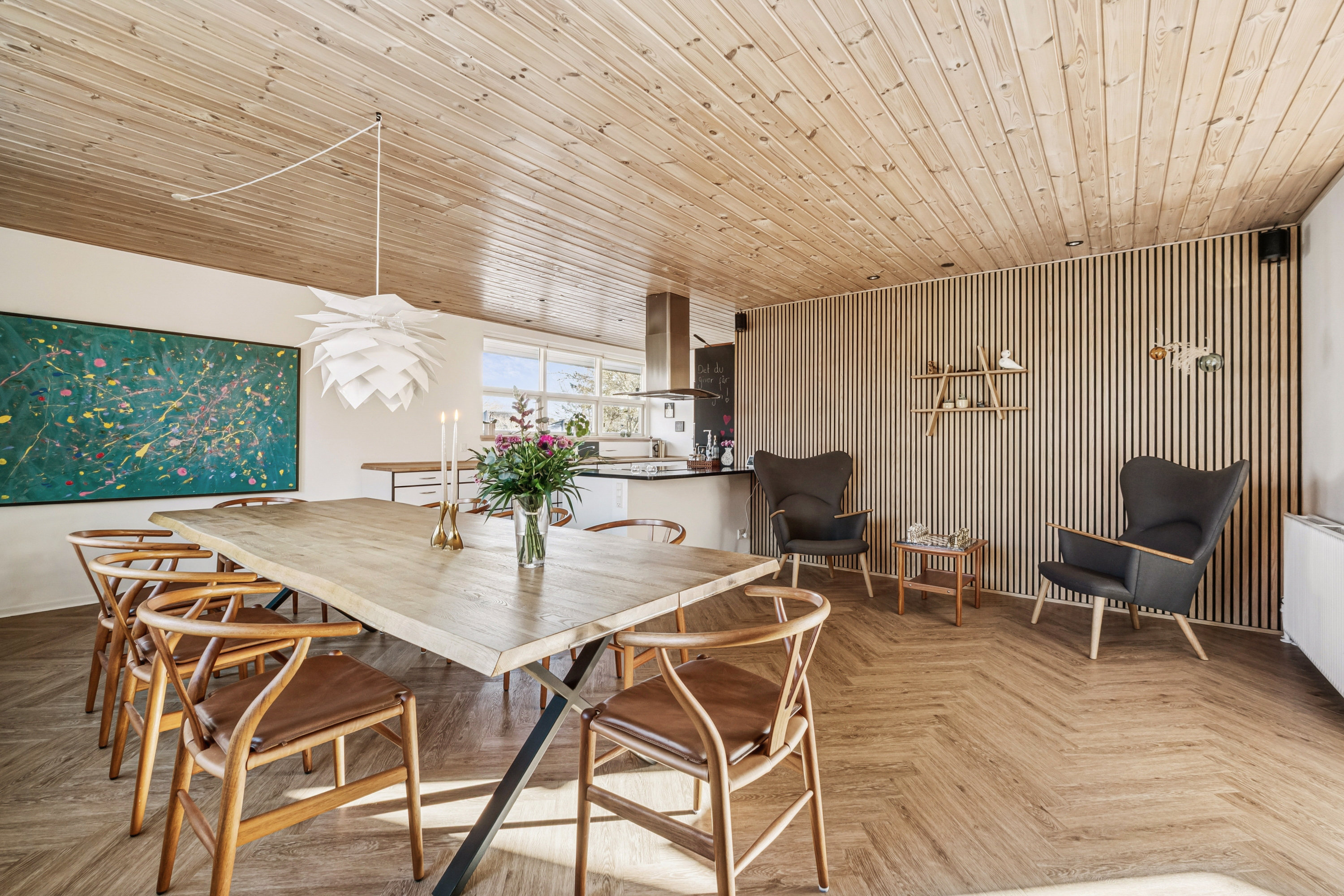 Fremhævet stue billede i fuldskærmstilstand. Billede af Lindevej 6, 7900 Nykøbing M