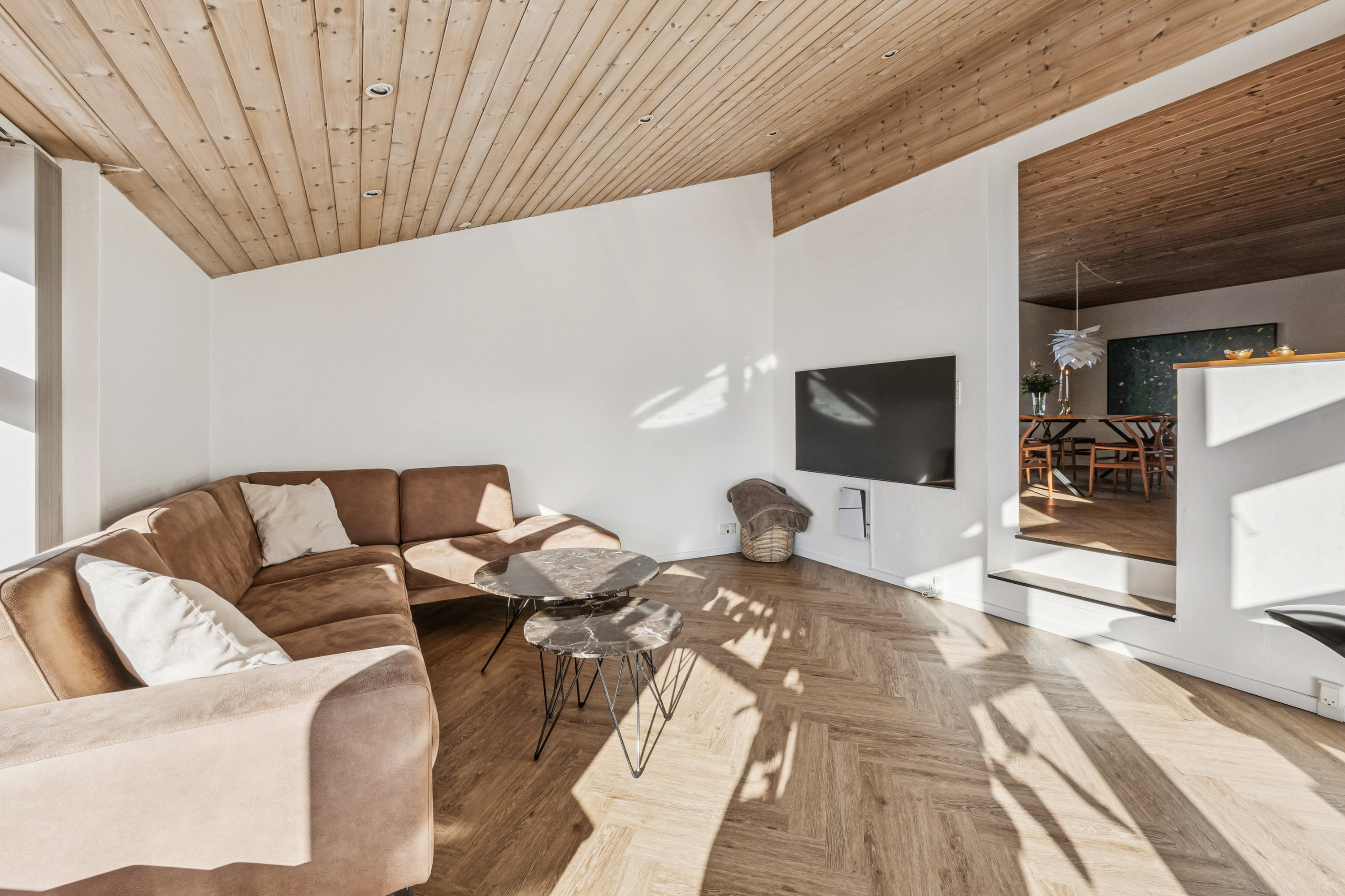 Fremhævet stue billede i fuldskærmstilstand. Billede af Lindevej 6, 7900 Nykøbing M