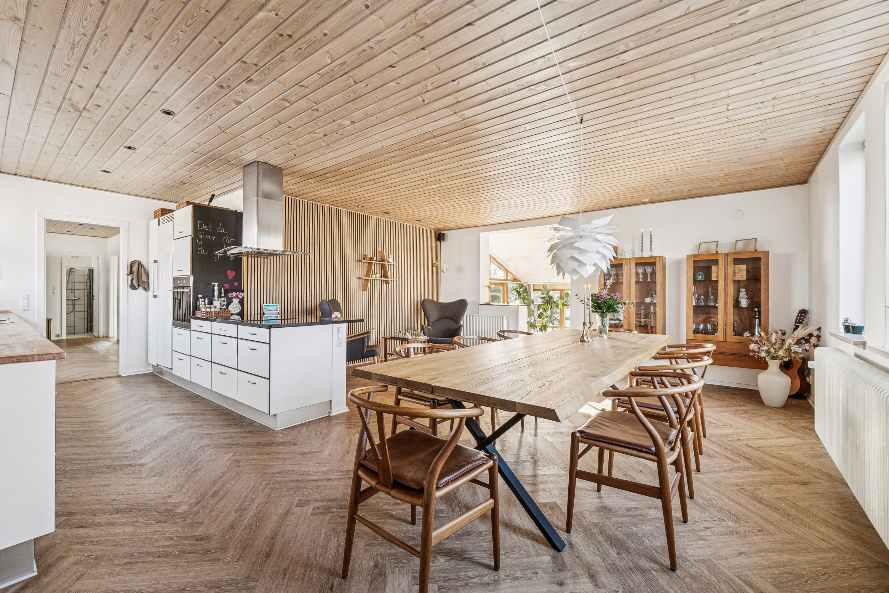 Fremhævet stue billede i fuldskærmstilstand. Billede af Lindevej 6, 7900 Nykøbing M