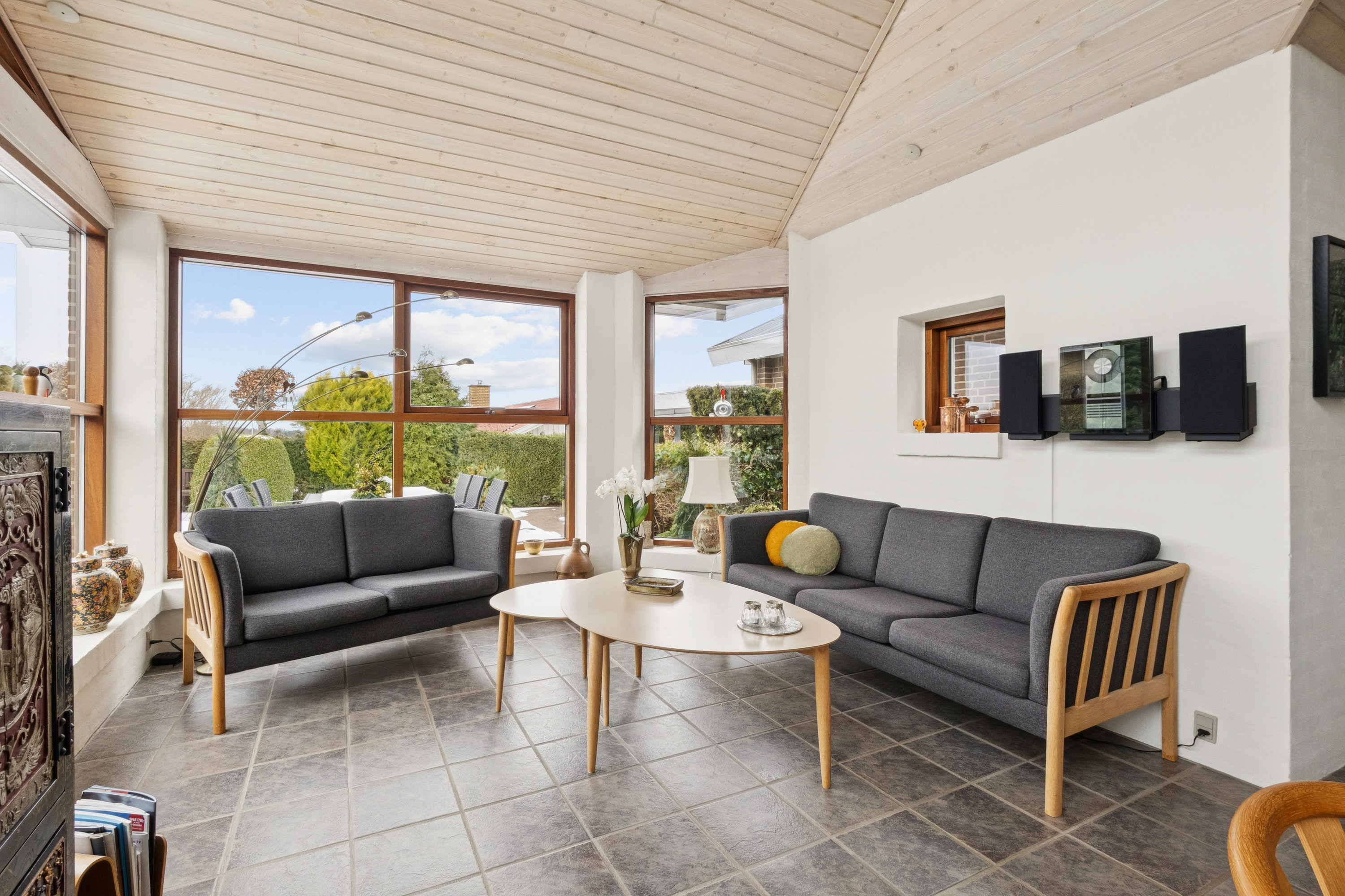 Fremhævet stue billede i fuldskærmstilstand. Billede af Kærvænget 5, Dommerby, 7800 Skive