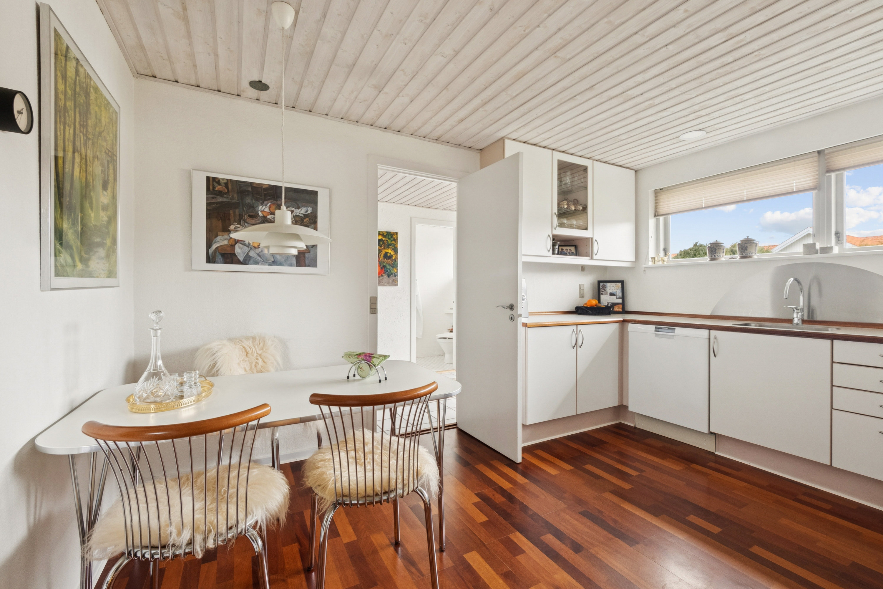 Fremhævet køkken billede i fuldskærmstilstand. Billede af Kærvænget 5, Dommerby, 7800 Skive