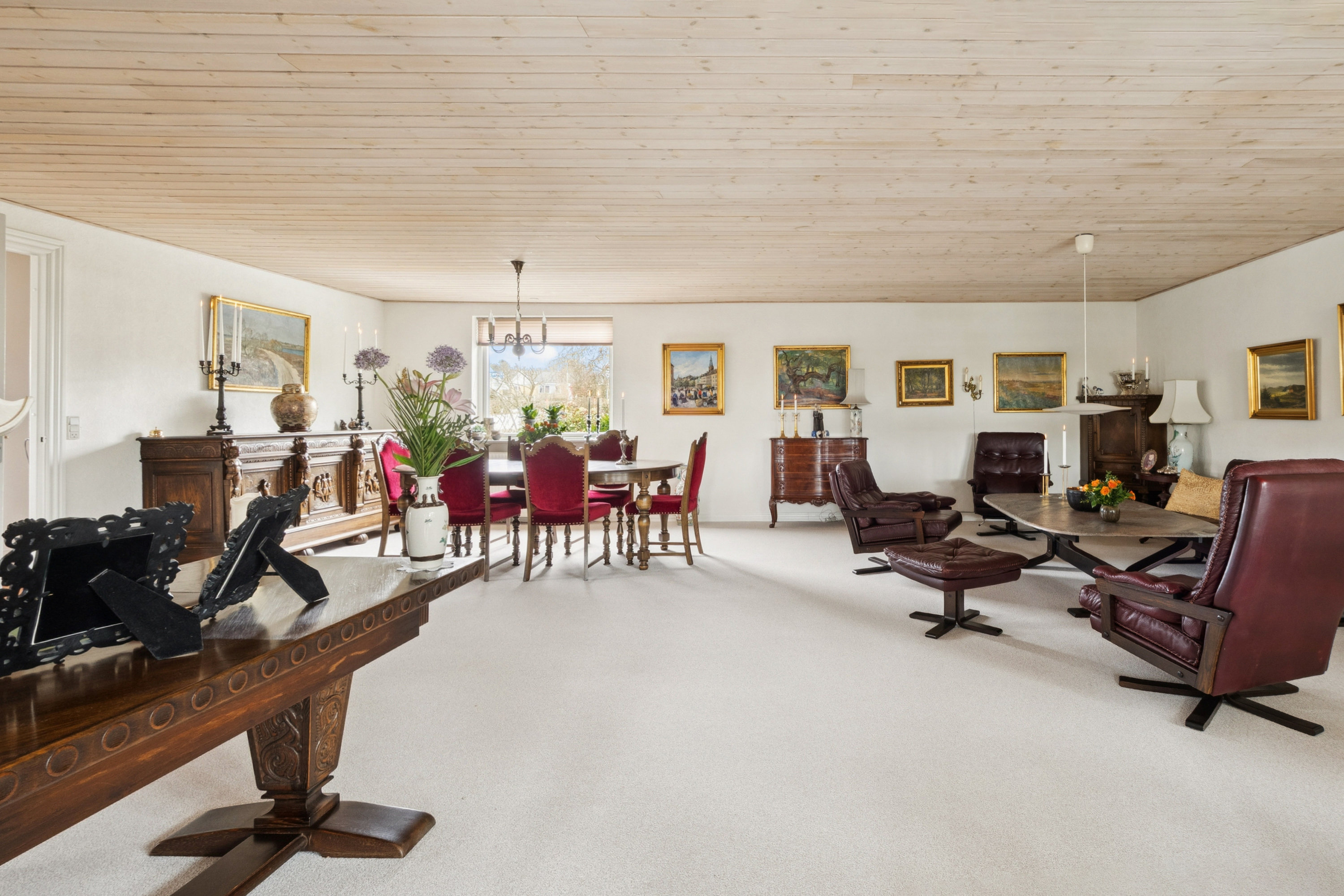 Fremhævet stue billede i fuldskærmstilstand. Billede af Kærvænget 5, Dommerby, 7800 Skive