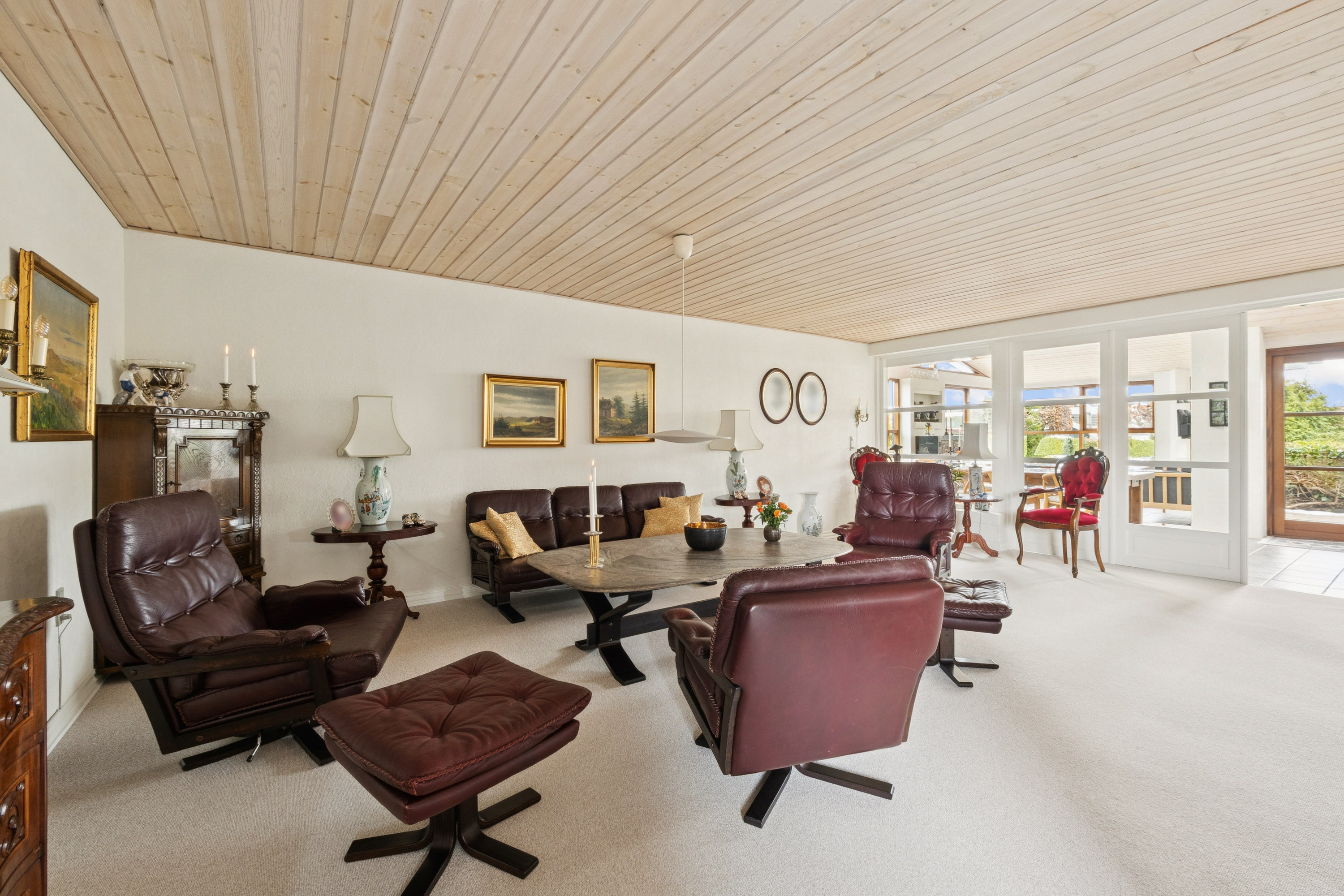 Fremhævet stue billede i fuldskærmstilstand. Billede af Kærvænget 5, Dommerby, 7800 Skive