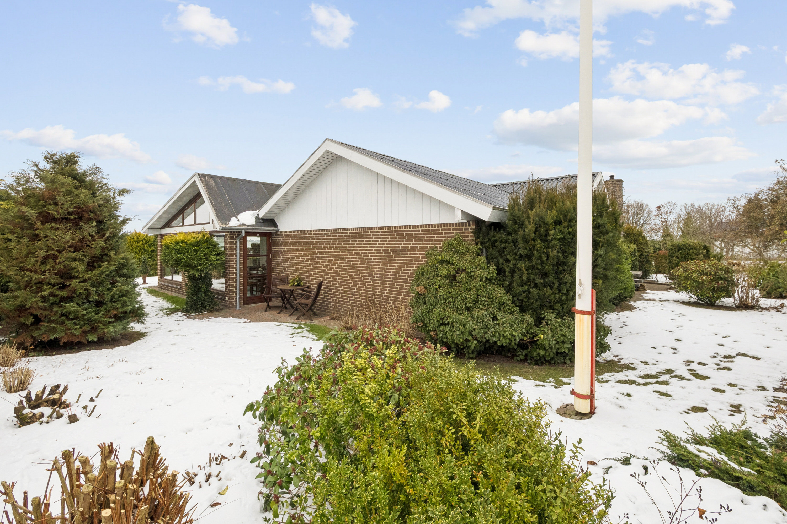 Fremhævet andet billede i fuldskærmstilstand. Billede af Kærvænget 5, Dommerby, 7800 Skive