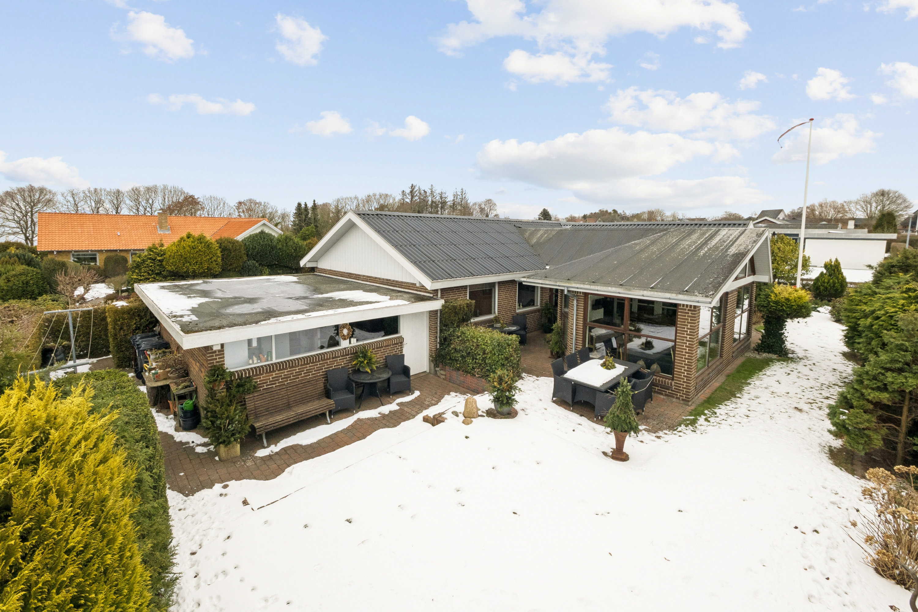 Fremhævet andet billede i fuldskærmstilstand. Billede af Kærvænget 5, Dommerby, 7800 Skive