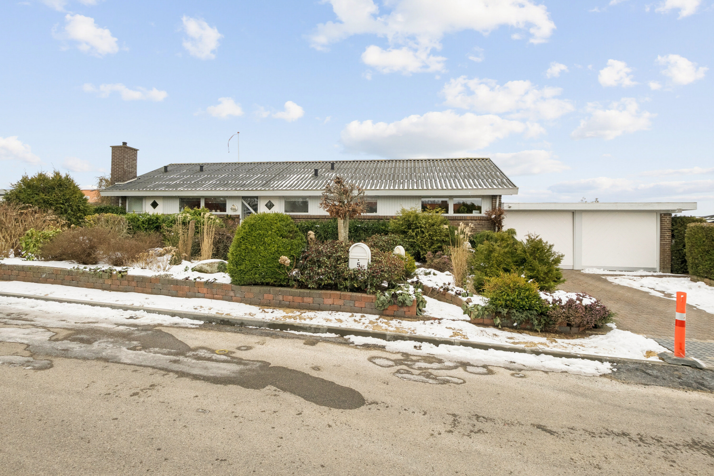 Fremhævet andet billede i fuldskærmstilstand. Billede af Kærvænget 5, Dommerby, 7800 Skive