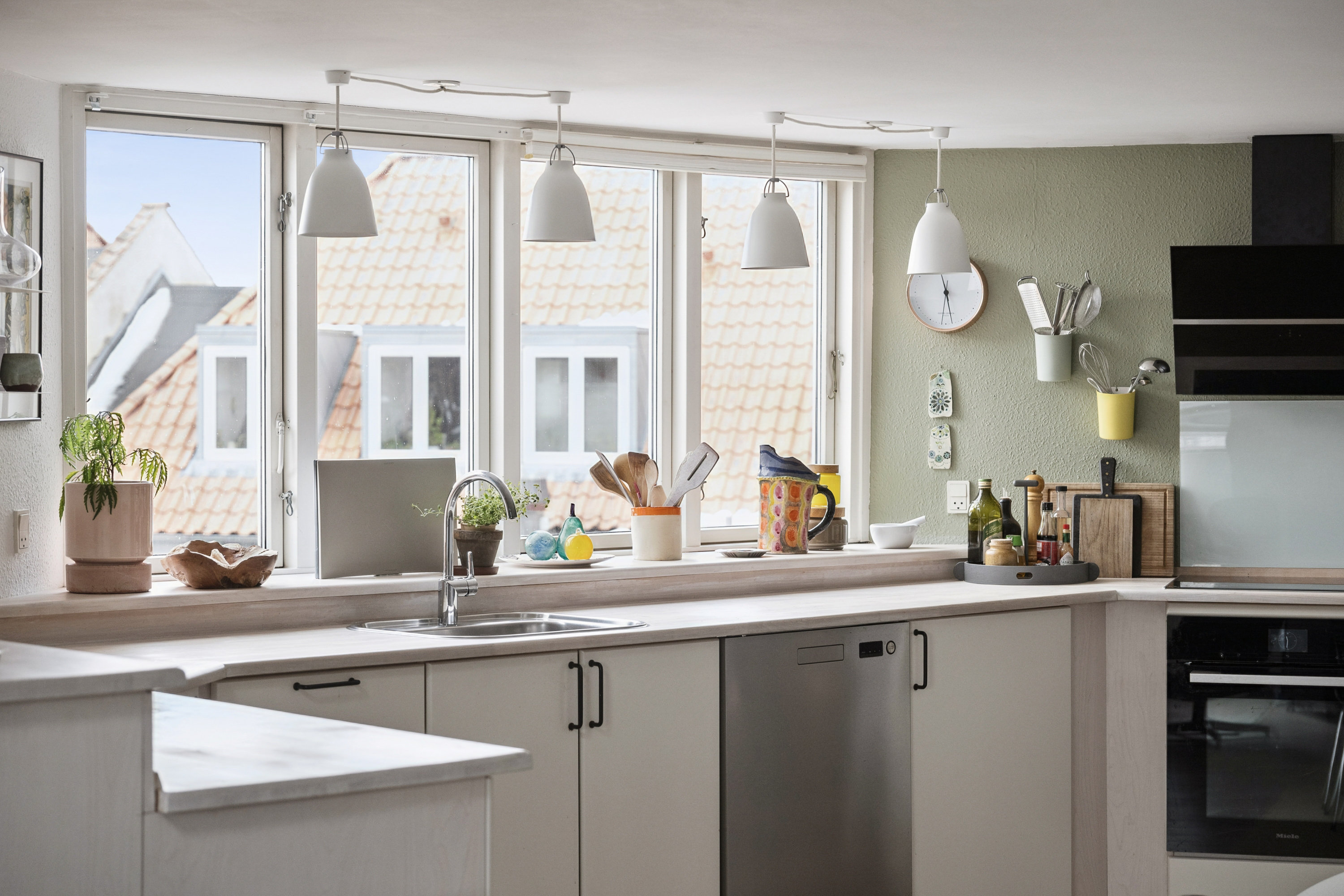 Fremhævet køkken billede i fuldskærmstilstand. Billede af Kystvejen 51, 5., 8000 Aarhus C