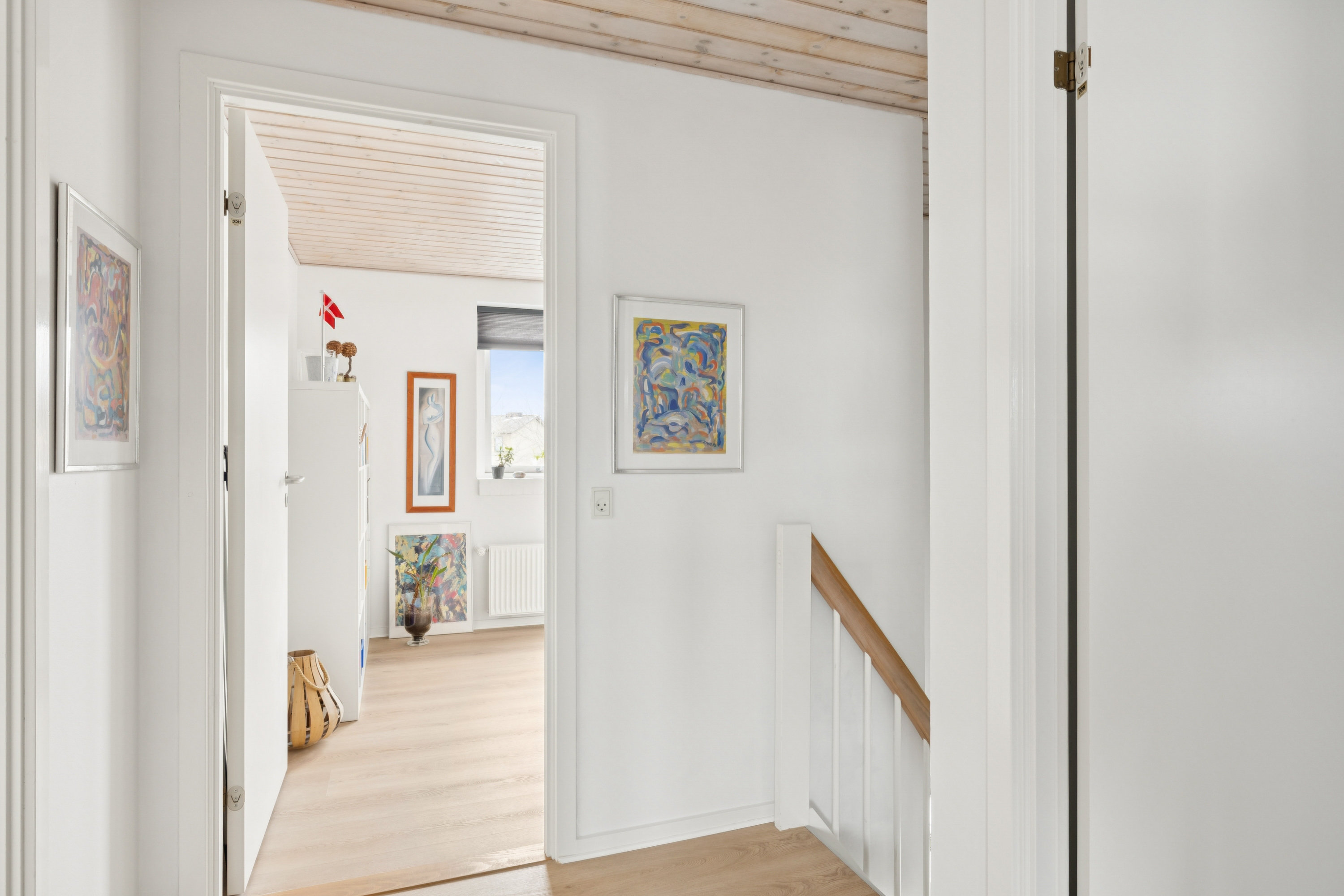 Fremhævet gang billede i fuldskærmstilstand. Billede af Engskovvænget 118, 8541 Skødstrup