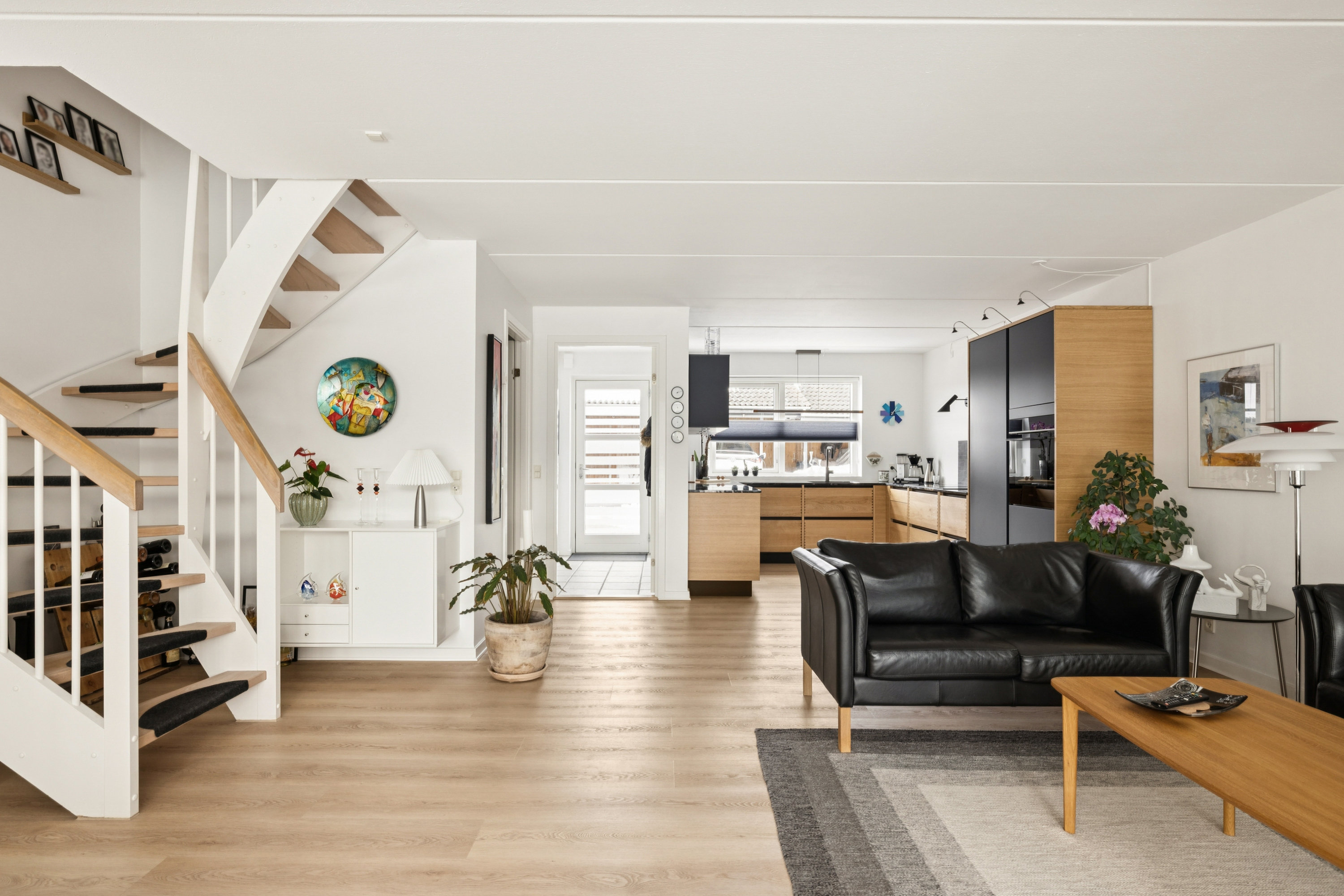 Fremhævet stue billede i fuldskærmstilstand. Billede af Engskovvænget 118, 8541 Skødstrup