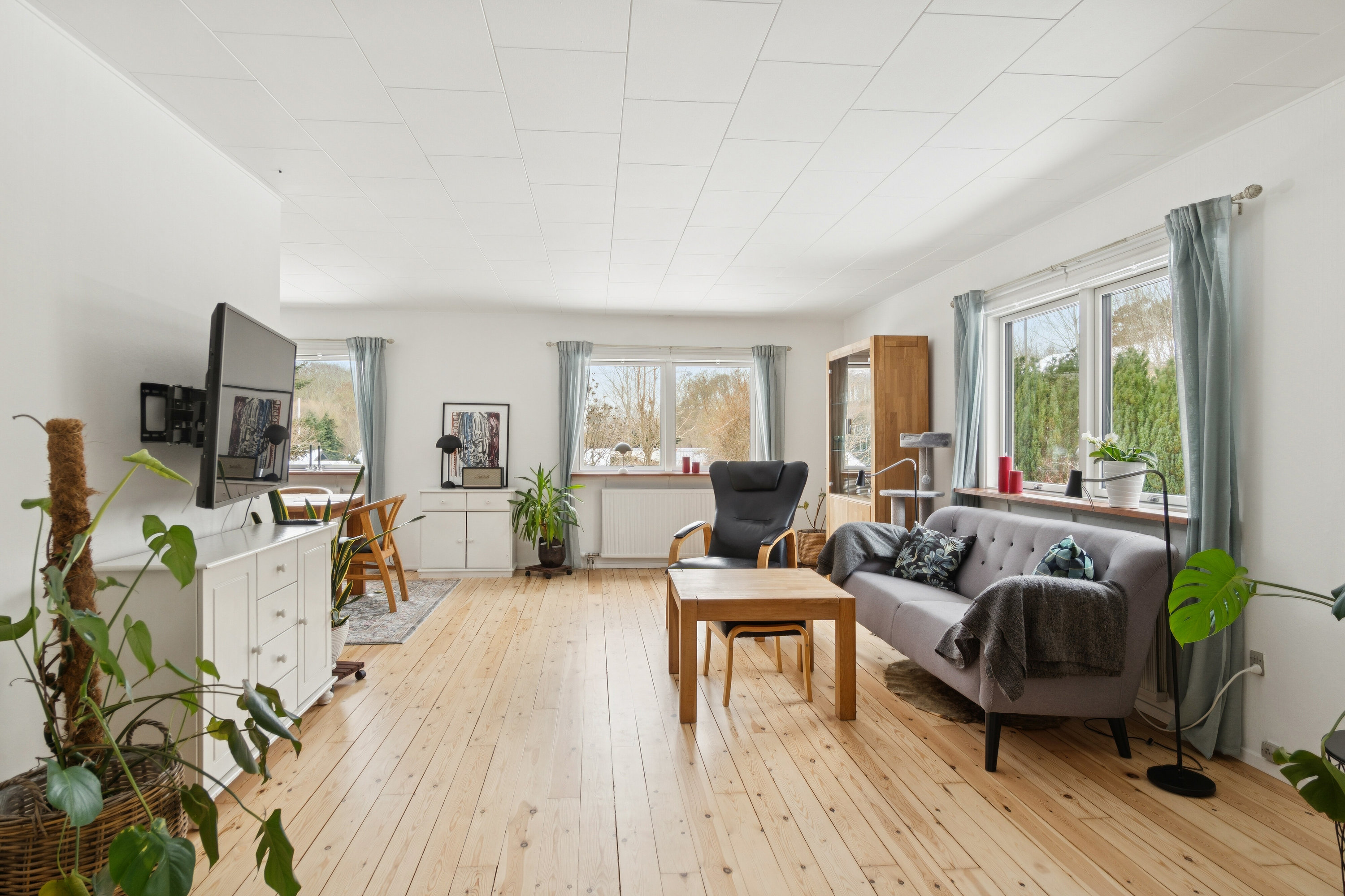 Fremhævet stue billede i fuldskærmstilstand. Billede af Dalsvinget 1, 4400 Kalundborg