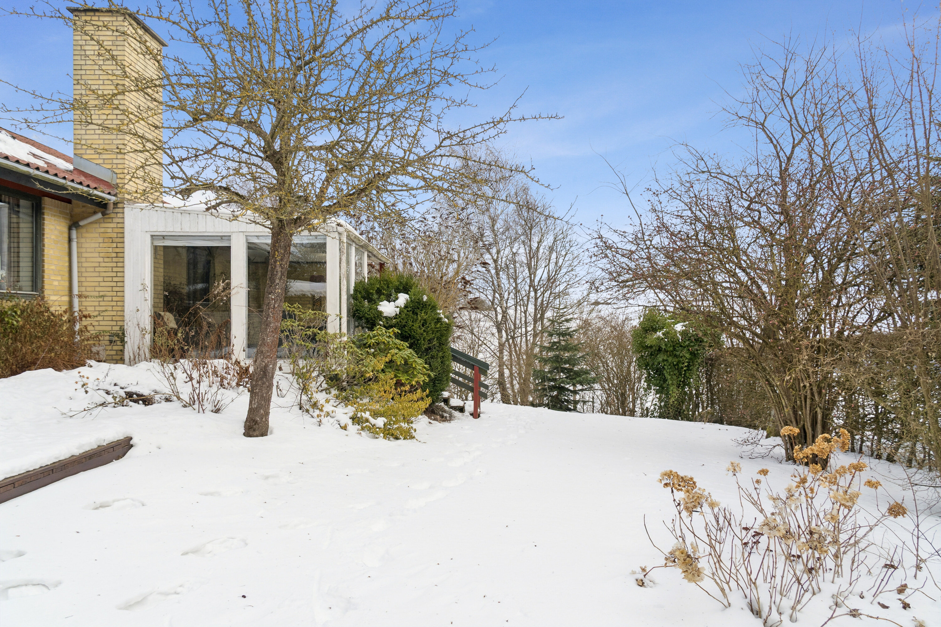 Fremhævet set fra haven billede i fuldskærmstilstand. Billede af Toftevej 9, Ordrup, 4060 Kirke Såby