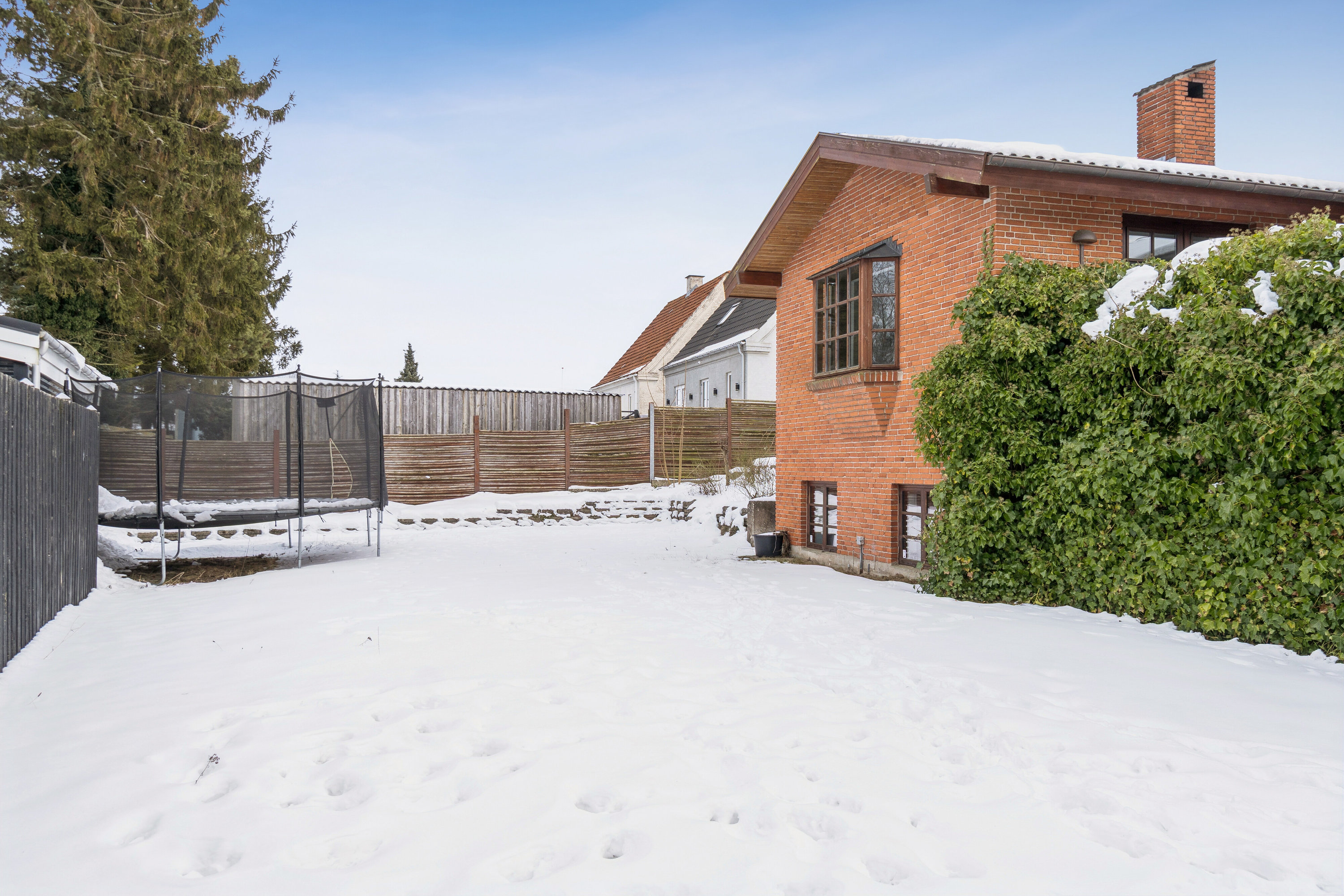 Fremhævet set fra haven billede i fuldskærmstilstand. Billede af Nørreås 81, 4200 Slagelse