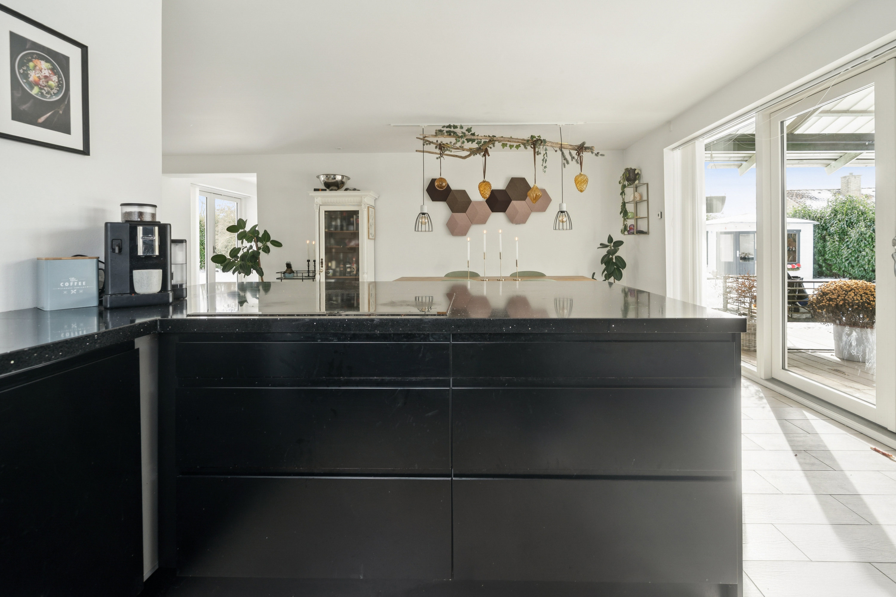 Fremhævet køkken billede i fuldskærmstilstand. Billede af Tværskiftet 7A, 2730 Herlev