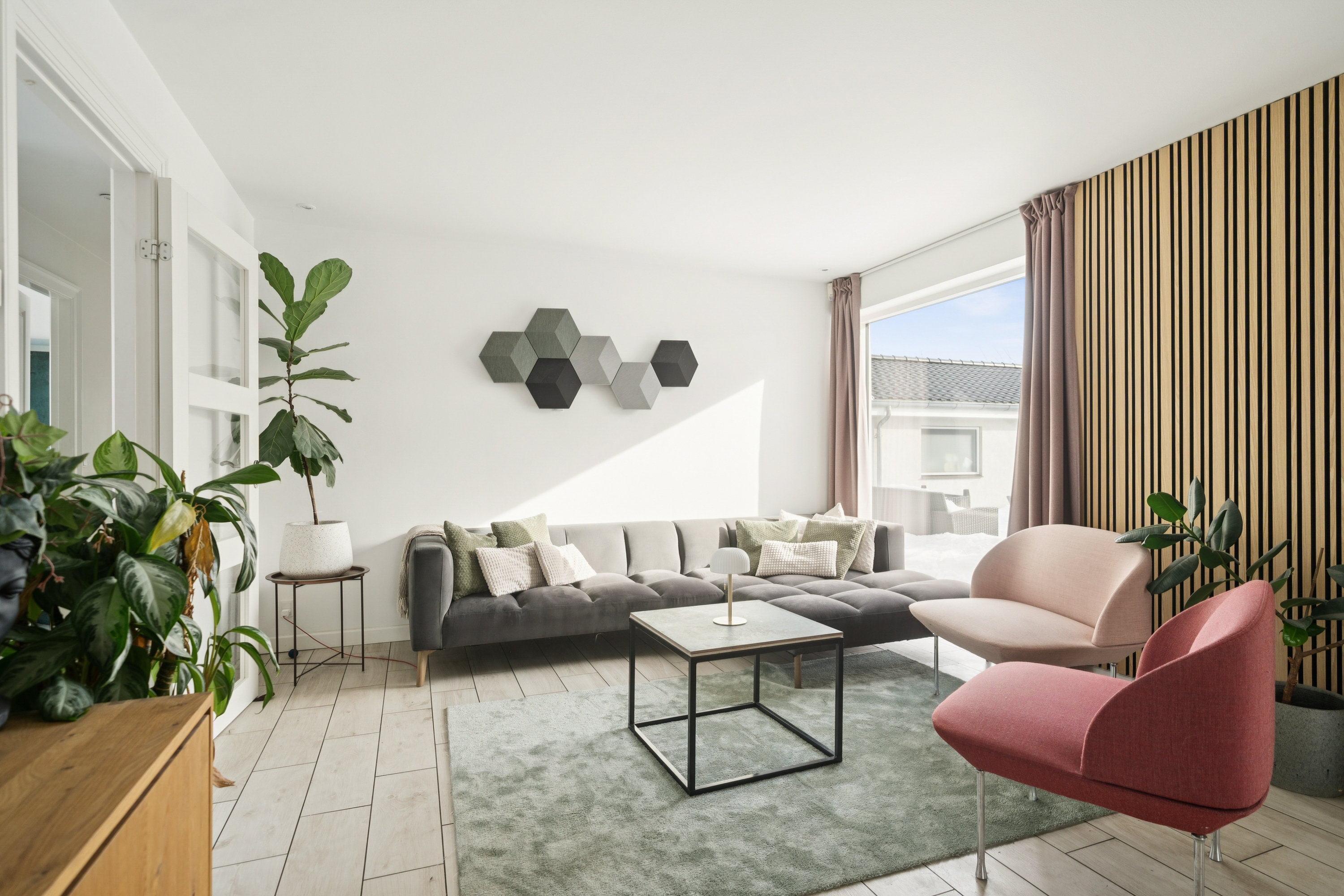 Fremhævet stue billede i fuldskærmstilstand. Billede af Tværskiftet 7A, 2730 Herlev